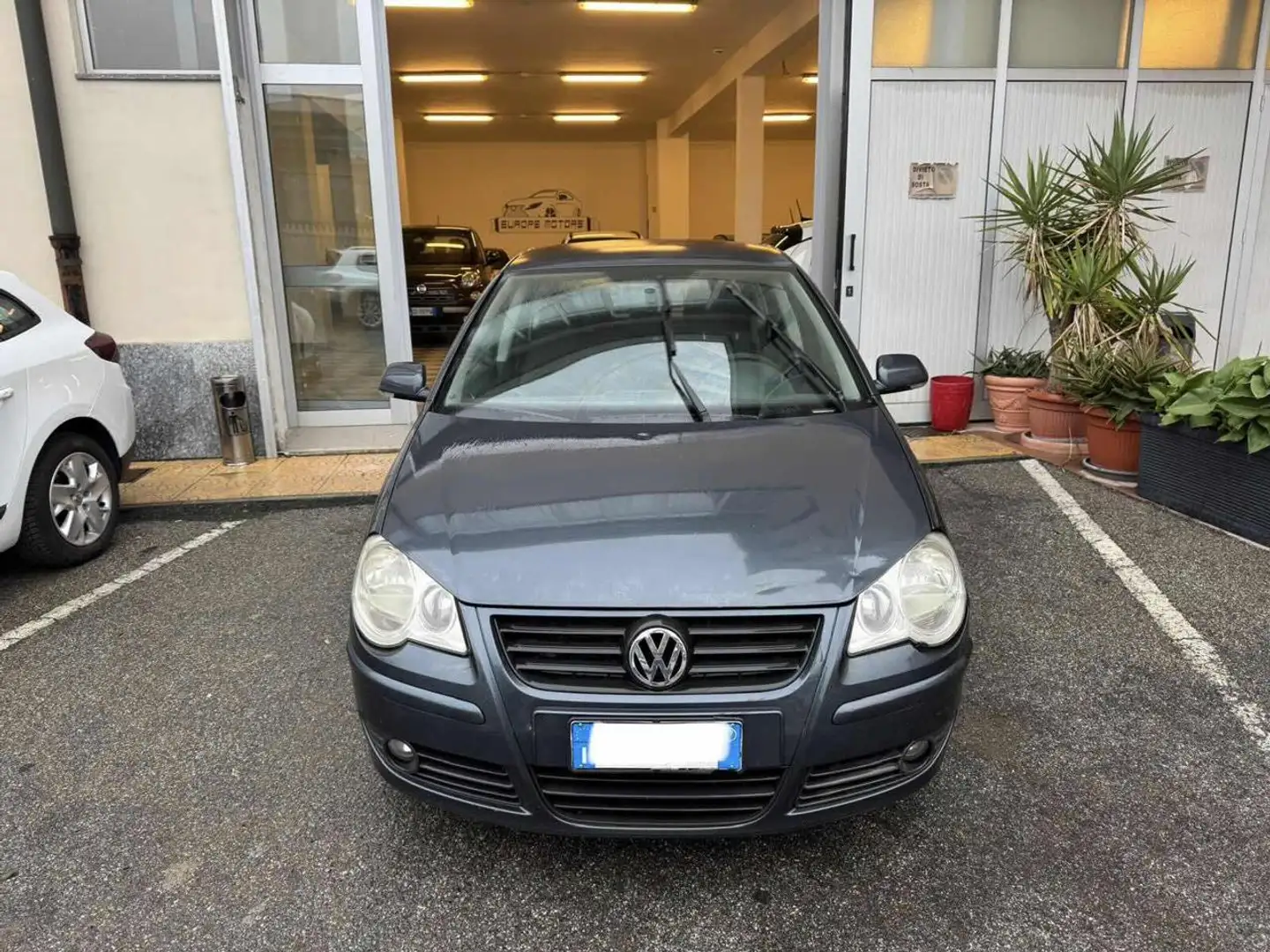 Volkswagen Polo 1.4/80CV 16V 5p. Comfort. BiFuelG# Gris - 1