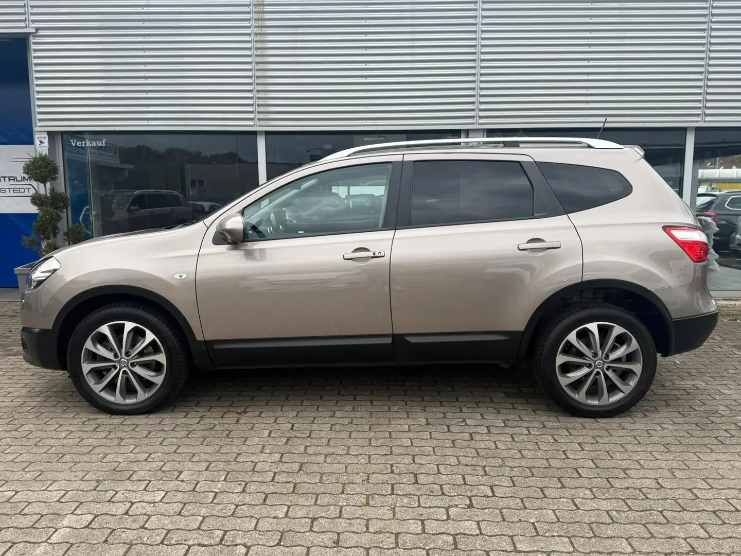 Nissan Qashqai +2 Tekna 4X4 | 7 Sitzer | Leder | Pano Schwarz - 2