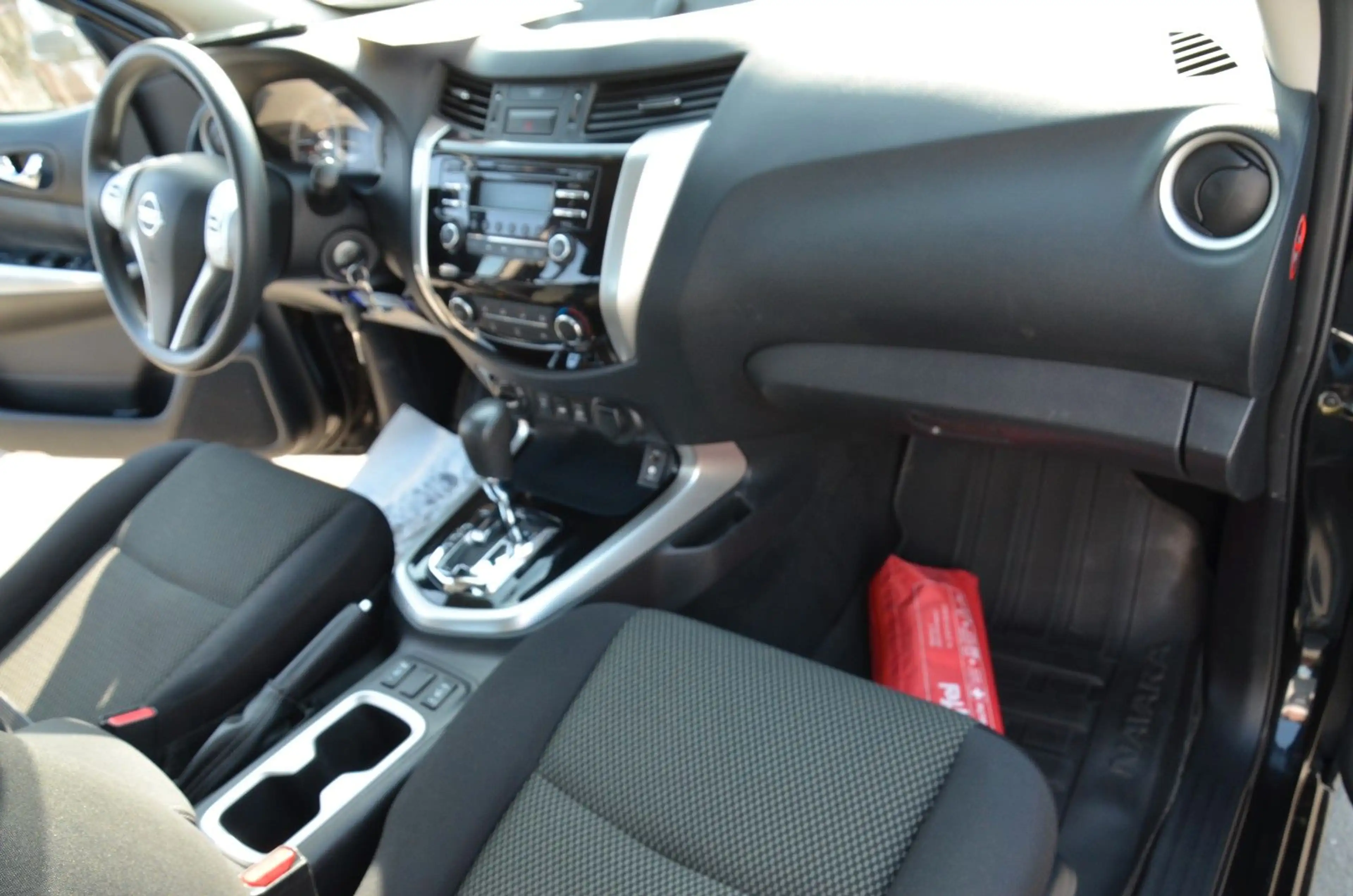 Nissan Navara NP300*-D*DoKa*AHK*AUTO*TEMPO*NAVI*TÜV — photo 13