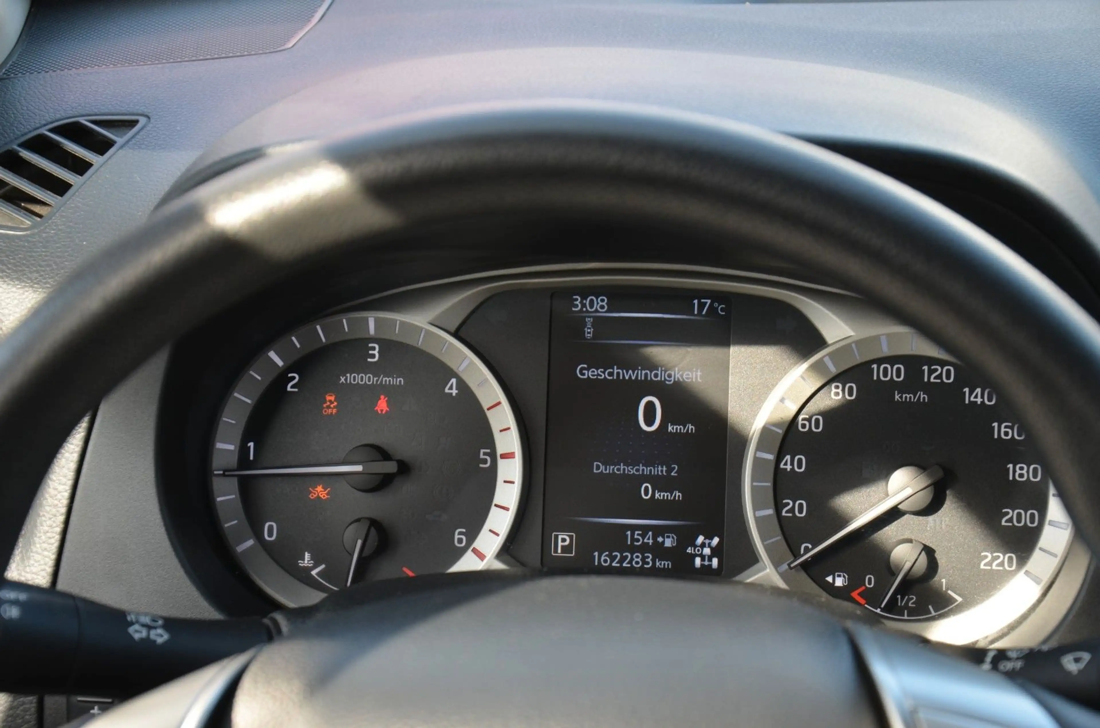 Nissan Navara NP300*-D*DoKa*AHK*AUTO*TEMPO*NAVI*TÜV — photo 11