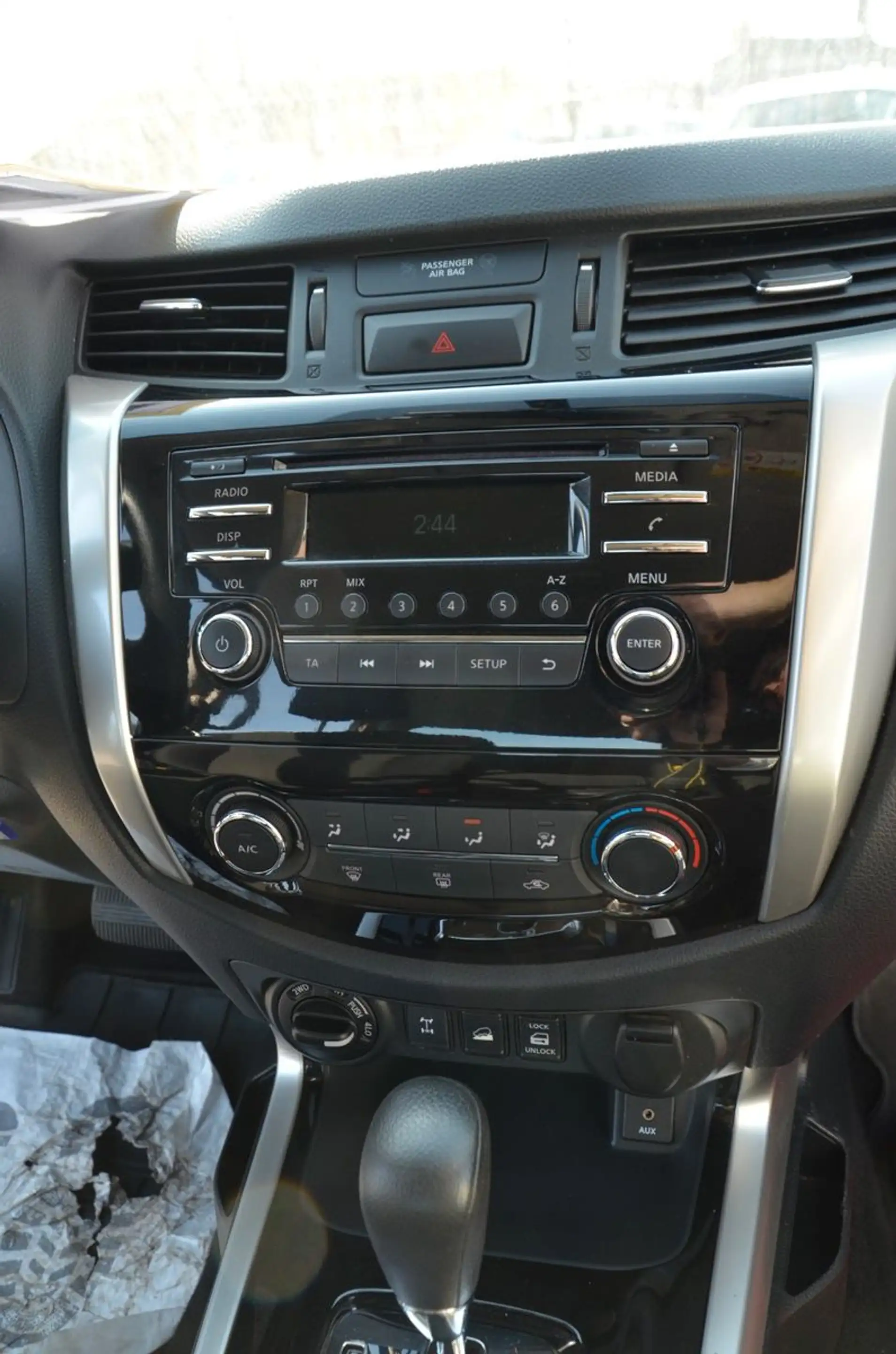 Nissan Navara NP300*-D*DoKa*AHK*AUTO*TEMPO*NAVI*TÜV — photo 12
