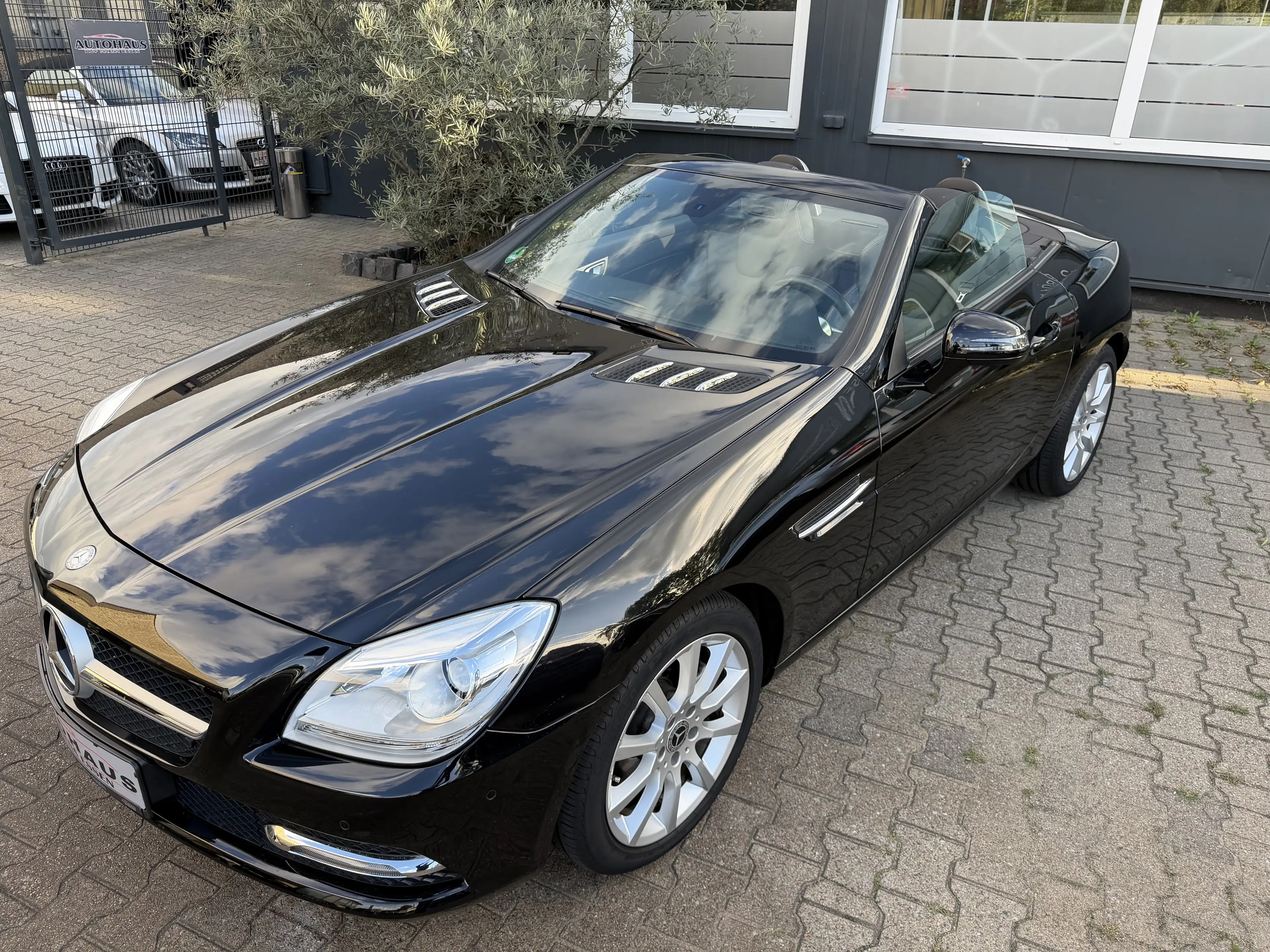 Mercedes-Benz SLK 200 BlueEfficiency 7G-TRONIC 1.Hand Voll S-Heft Top Gepflegt Leder Navi Schwarz — photo 19