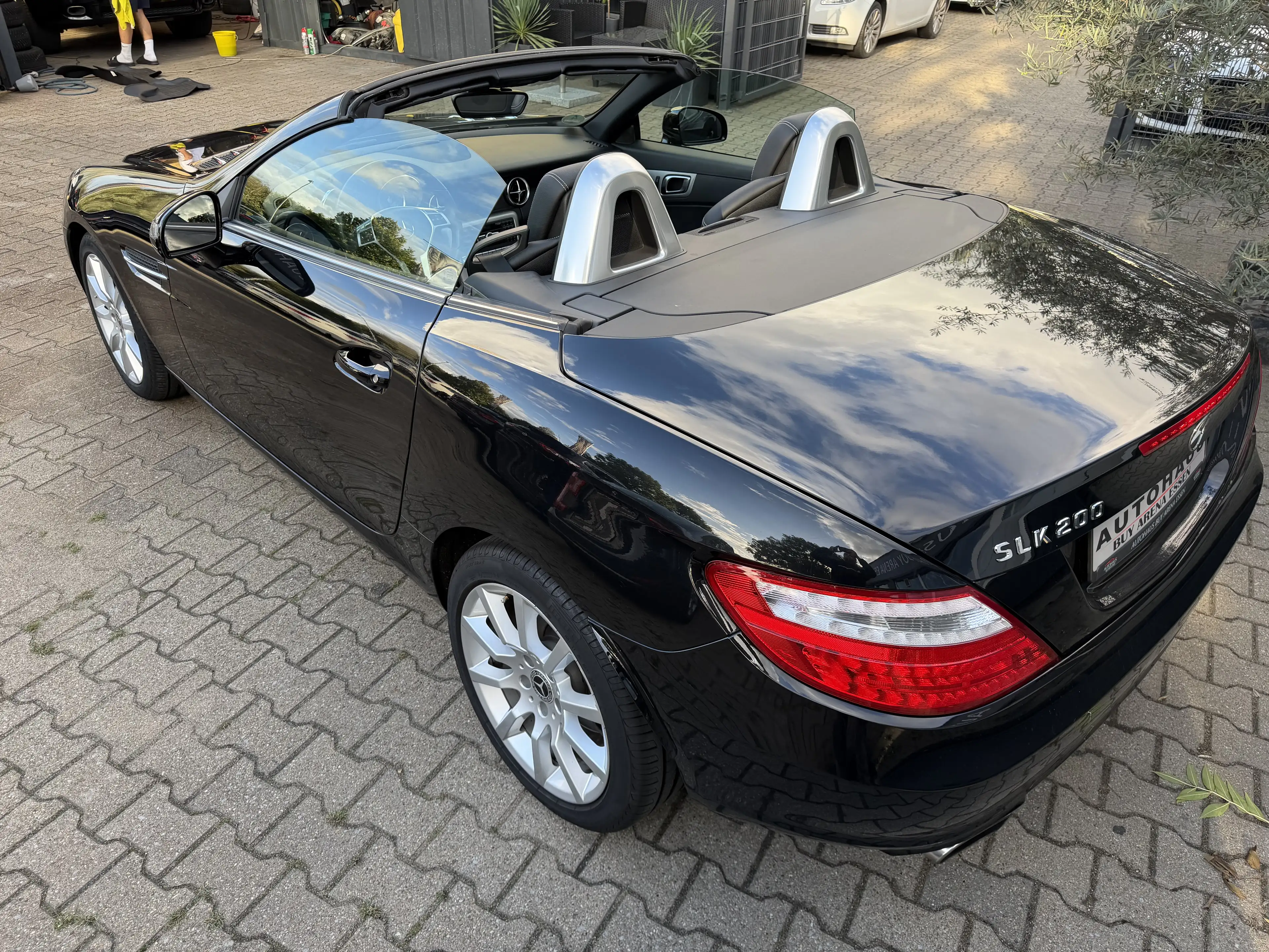 Mercedes-Benz SLK 200 BlueEfficiency 7G-TRONIC 1.Hand Voll S-Heft Top Gepflegt Leder Navi Schwarz — photo 6