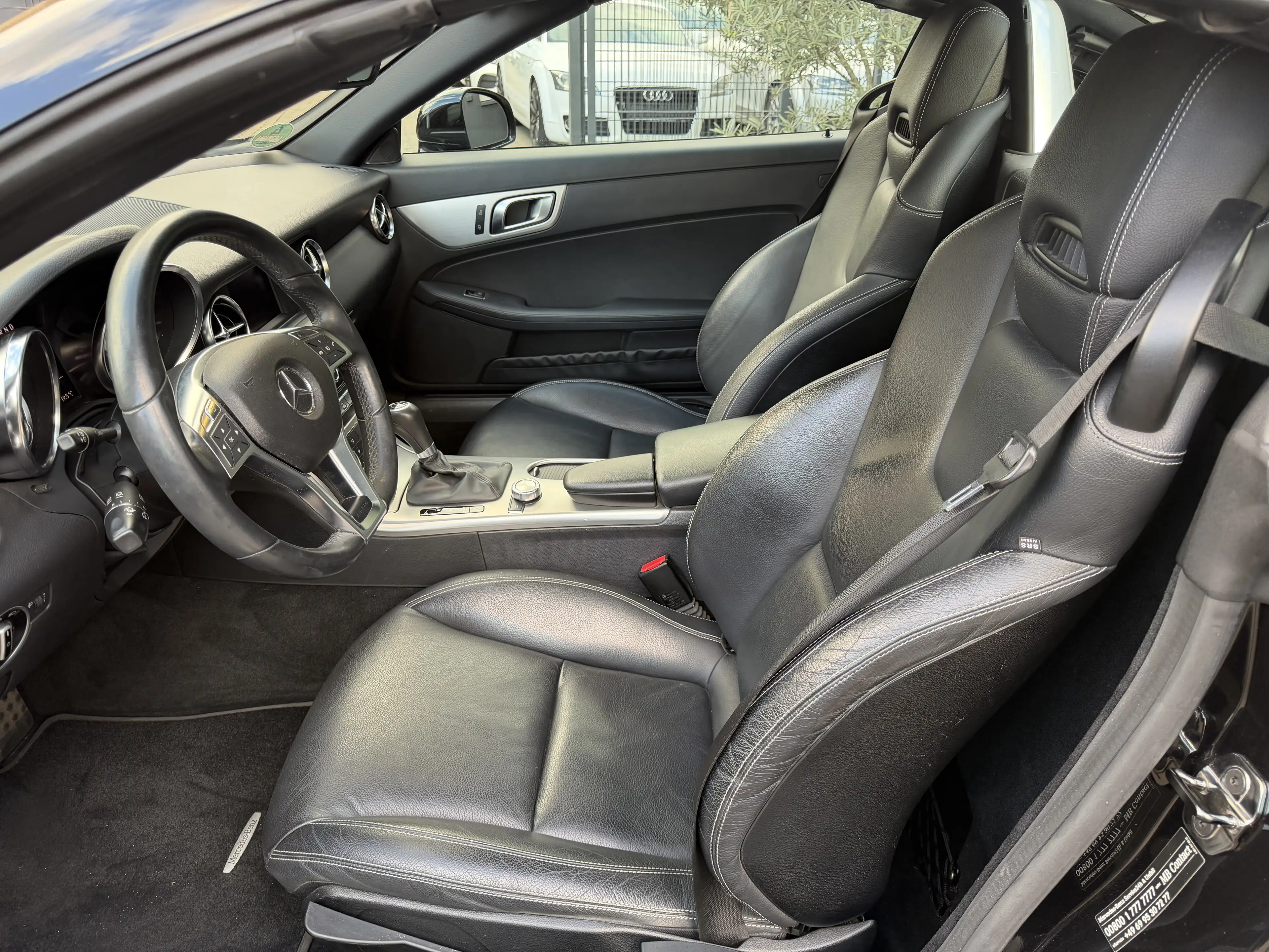 Mercedes-Benz SLK 200 BlueEfficiency 7G-TRONIC 1.Hand Voll S-Heft Top Gepflegt Leder Navi Schwarz — photo 10