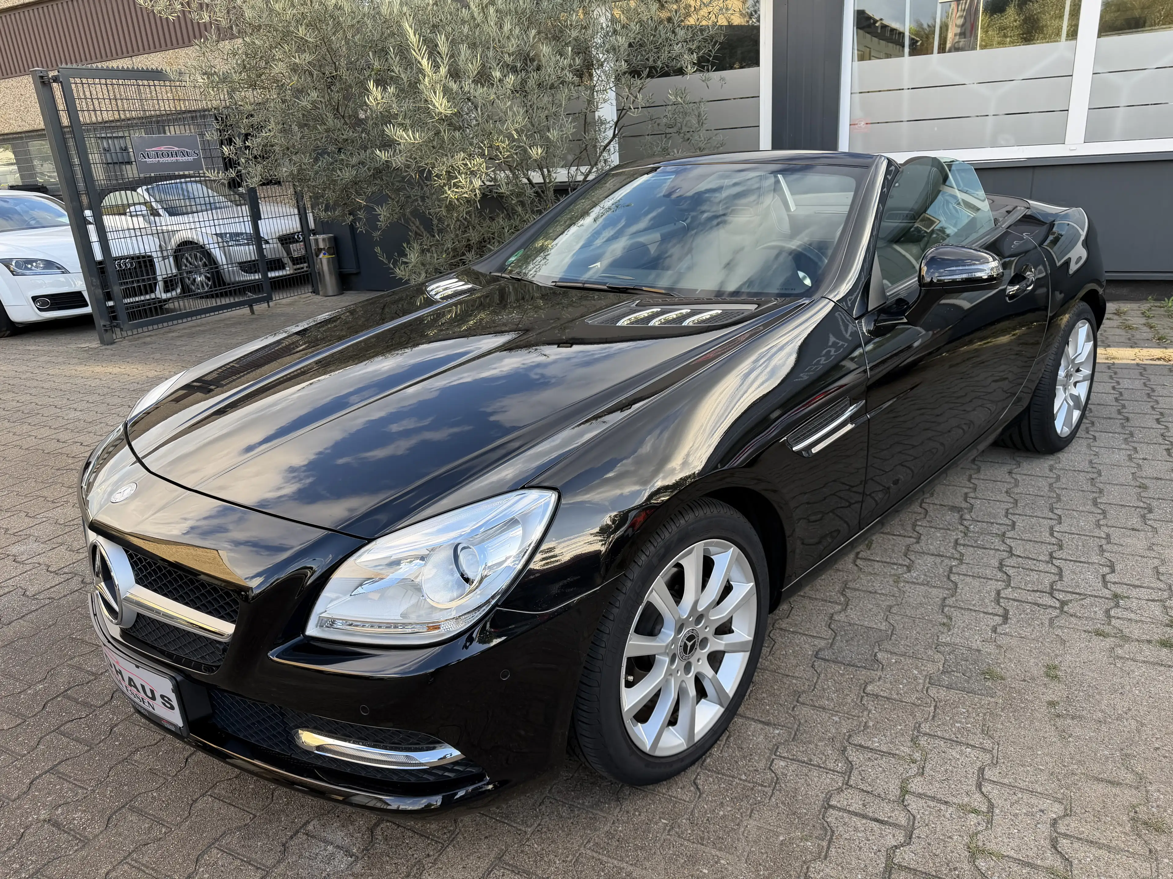 Mercedes-Benz SLK 200 BlueEfficiency 7G-TRONIC 1.Hand Voll S-Heft Top Gepflegt Leder Navi Schwarz — photo 16