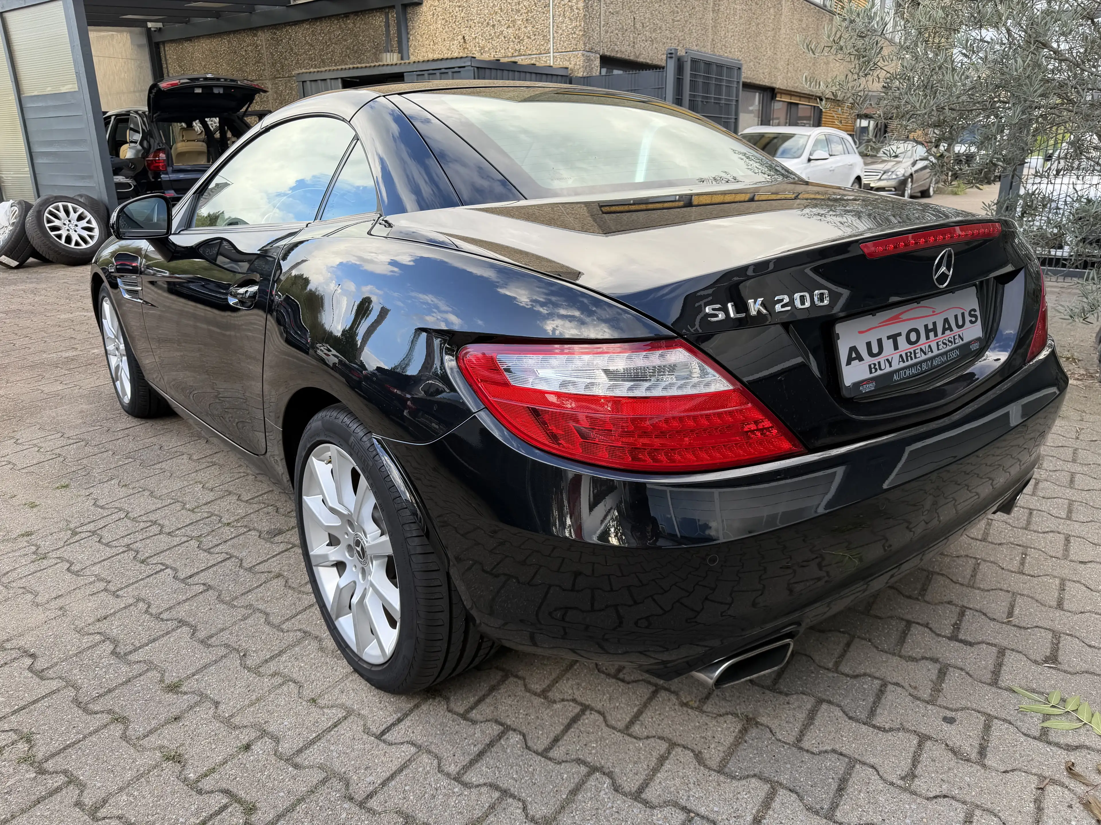 Mercedes-Benz SLK 200 BlueEfficiency 7G-TRONIC 1.Hand Voll S-Heft Top Gepflegt Leder Navi Schwarz — photo 9