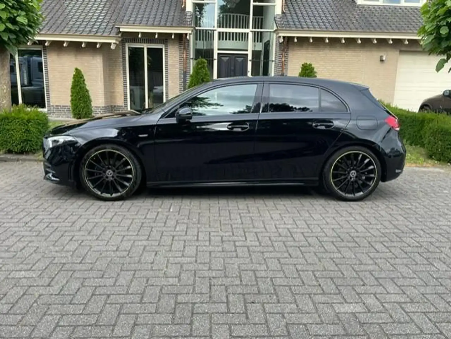 Mercedes-Benz A 200 EDITION AMG LINE NAVI CAMERA LED Zwart - 2