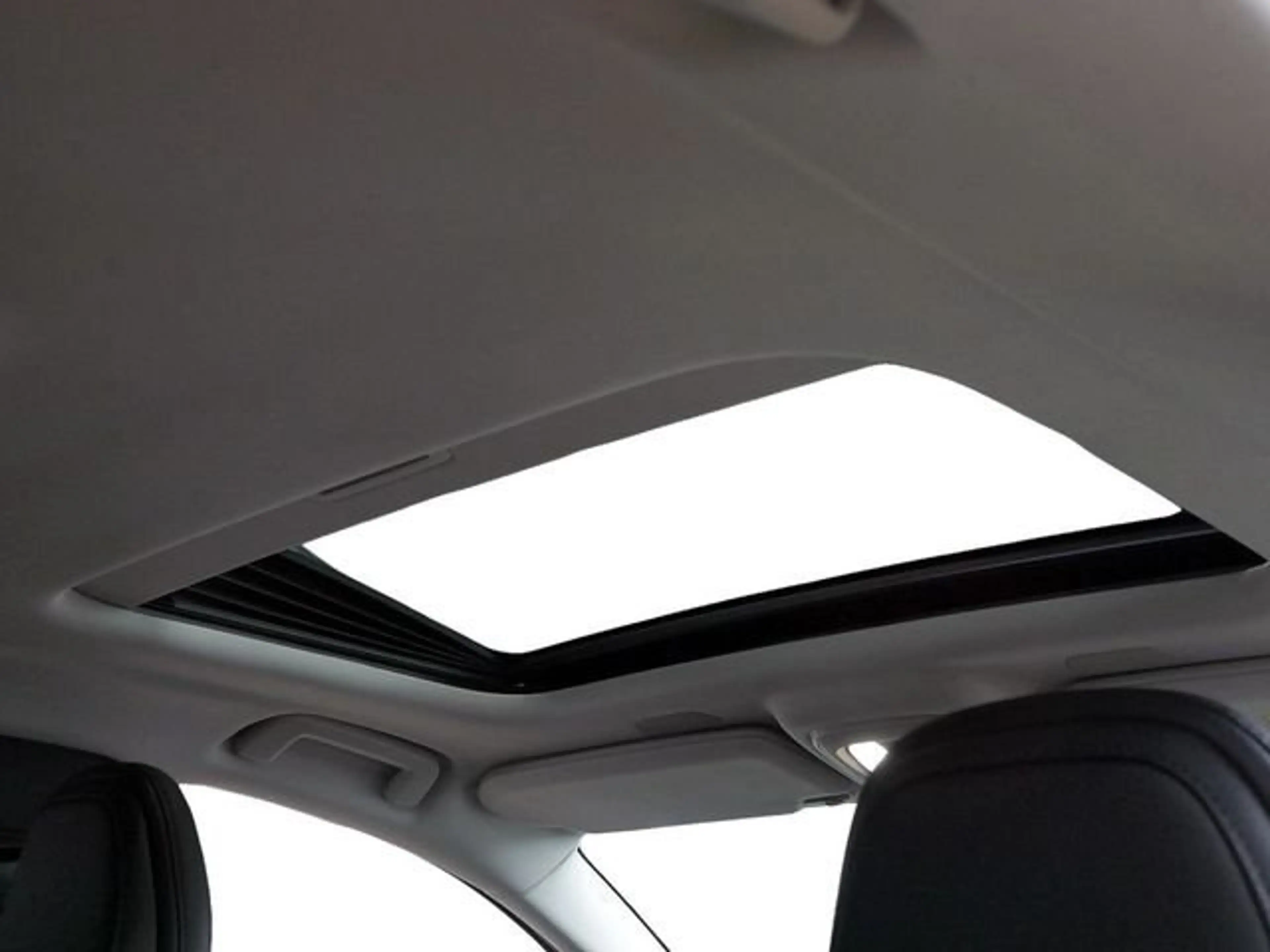 Volvo S90 T8 Ultimate Dark AWD B&W HUD STANDHZ LED — photo 10
