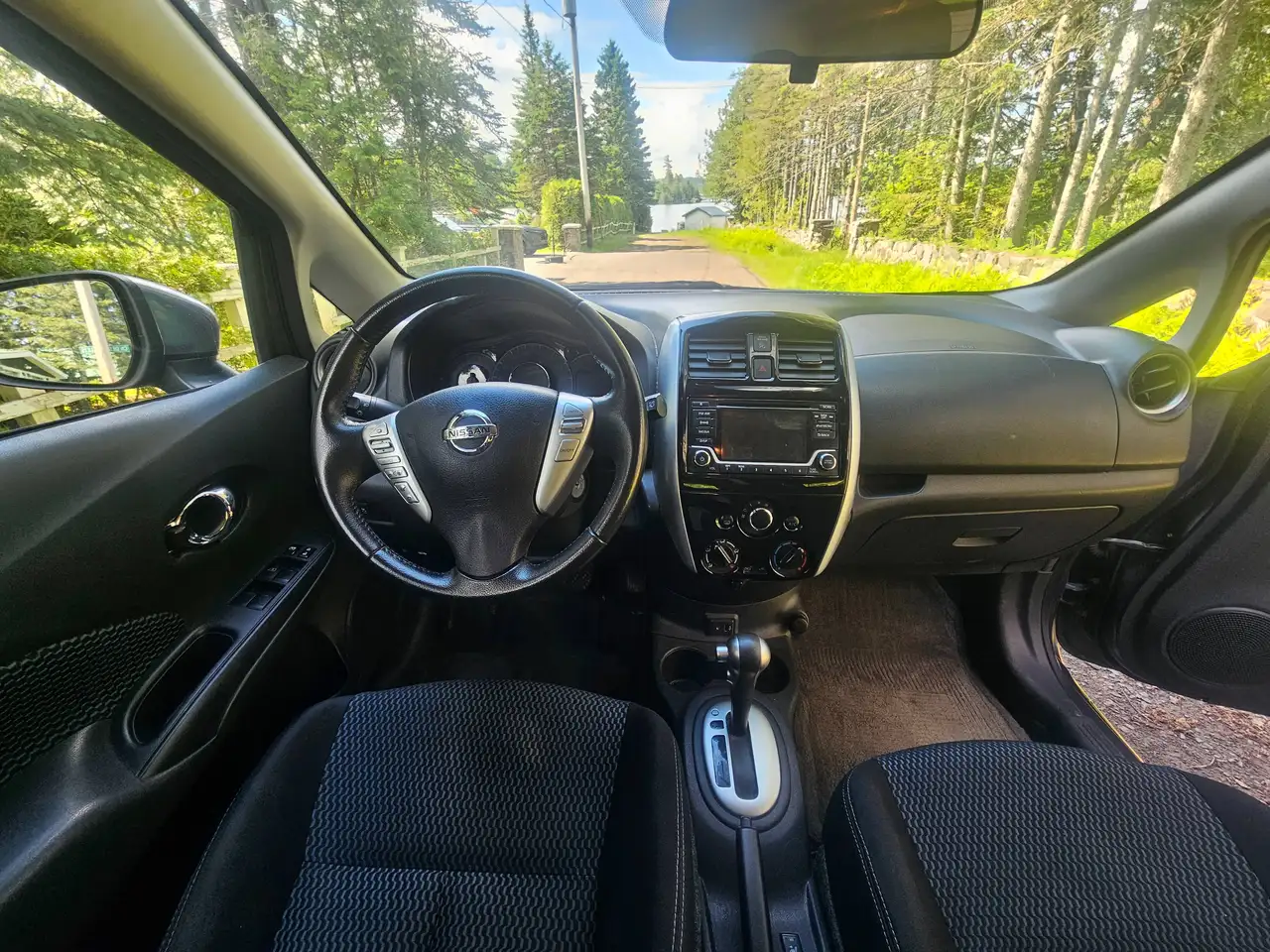 Nissan Note снимка Nissan Note