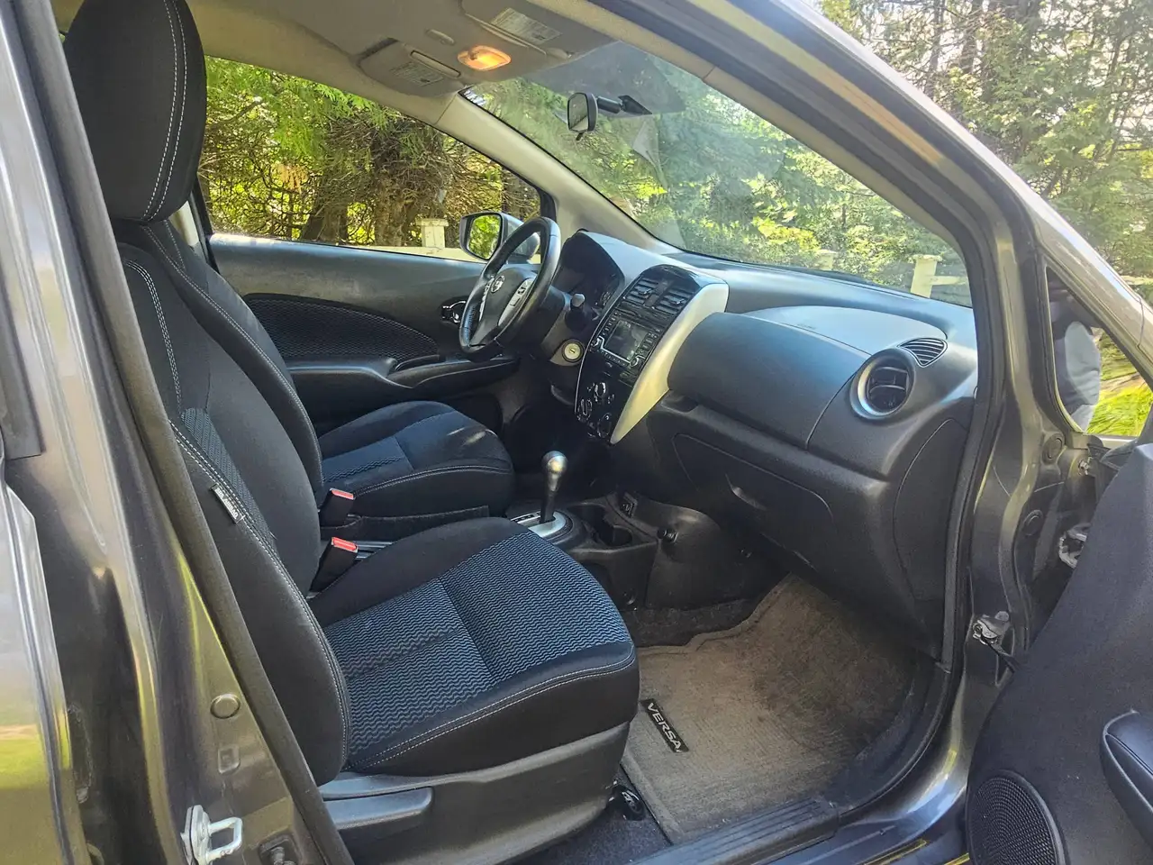Nissan Note снимка Nissan Note