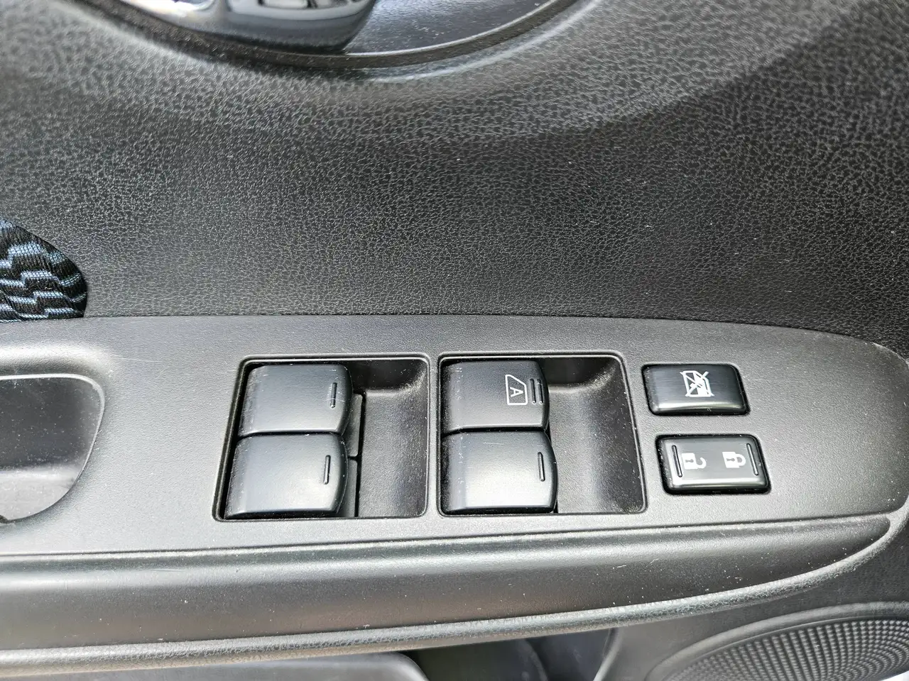 Nissan Note снимка Nissan Note