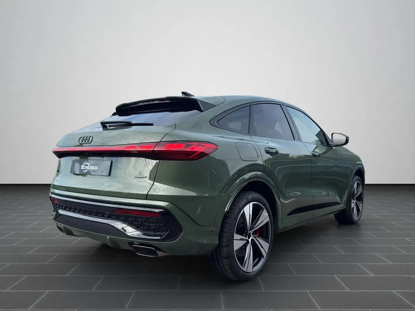 Audi Q5 Sportback edition one mit Akzenten mythosschw Grün - 2