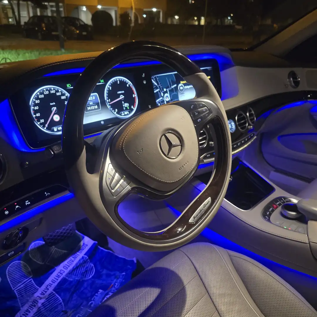 Mercedes-Benz 350 - 1