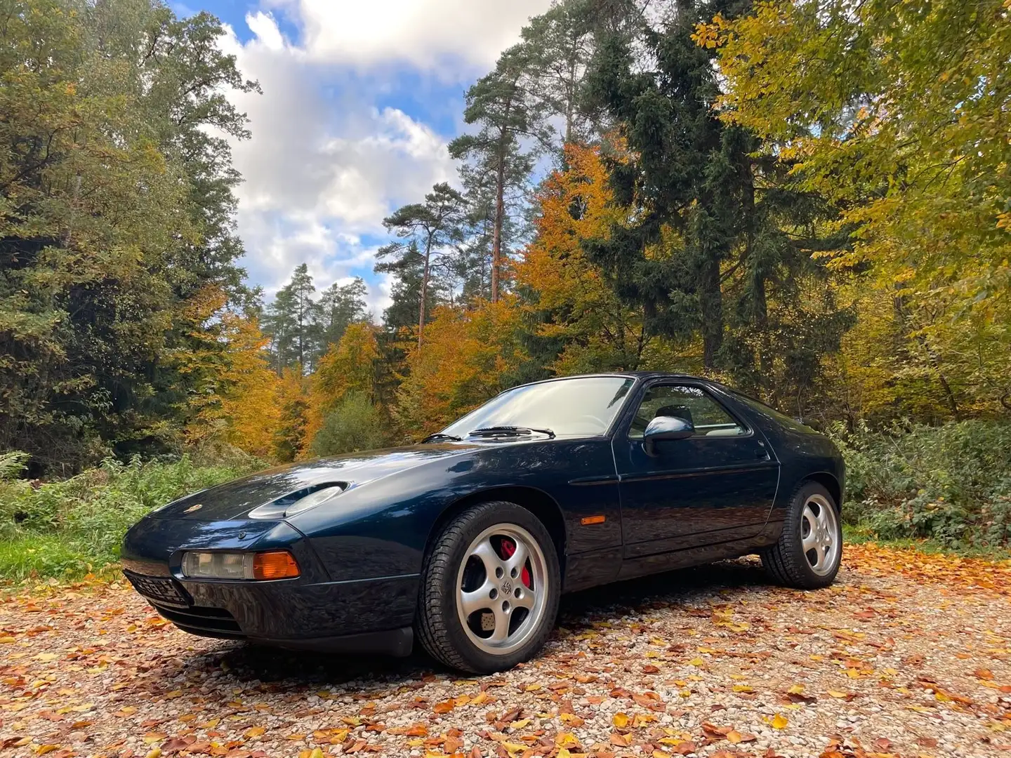Porsche 928 GTS Automat. Serviceheft, deutsches Auto Grün - 2