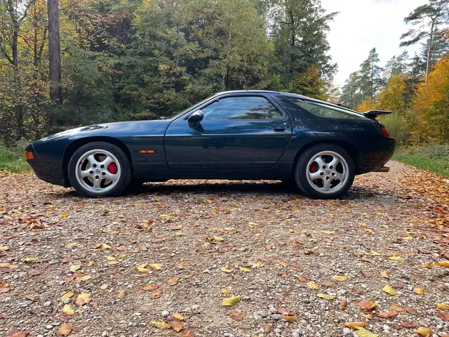 Porsche 928 GTS Automat. Serviceheft, deutsches Auto