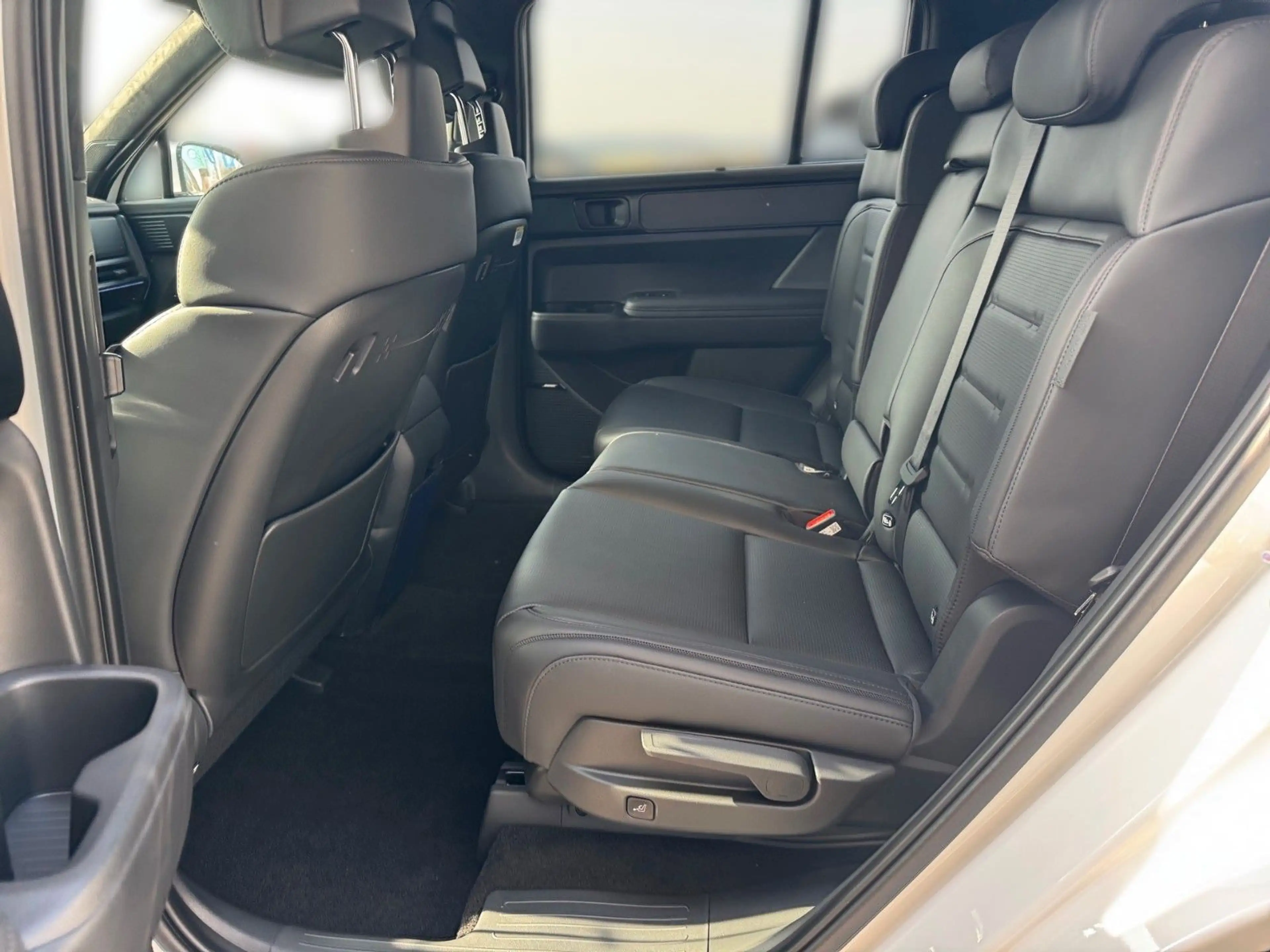 Hyundai SANTA FE 1.6 T-GDI Hybrid 158 kW 4WD Blackline 7 — photo 11