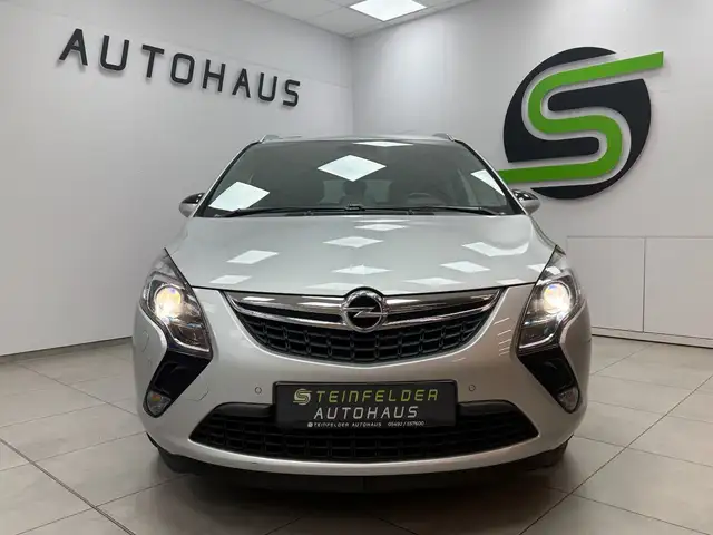 Opel Zafira view 2
