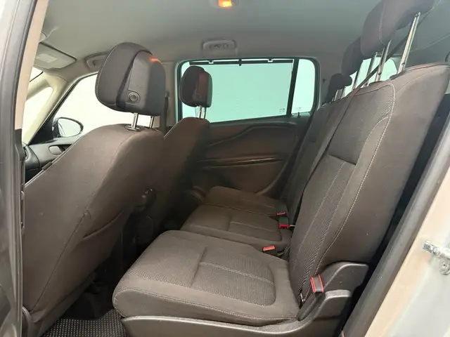 Opel Zafira view 13