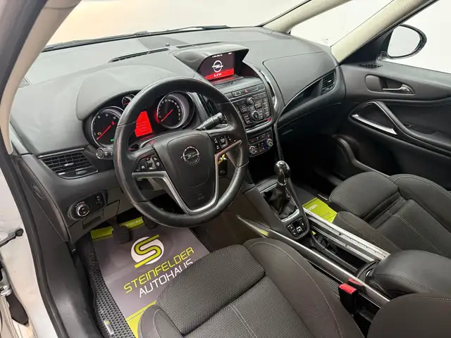 Opel Zafira view 9