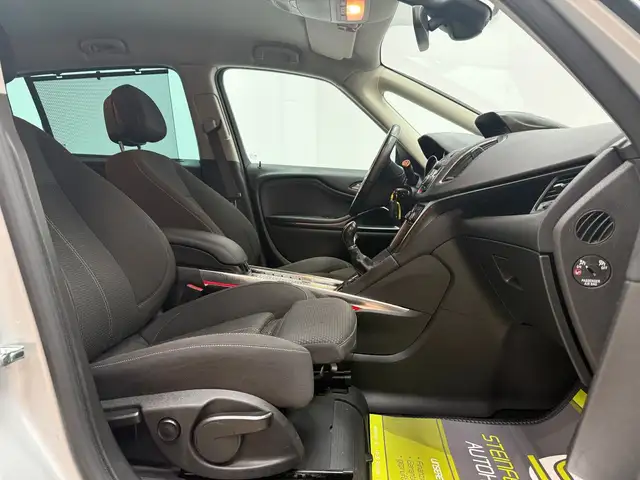 Opel Zafira view 12