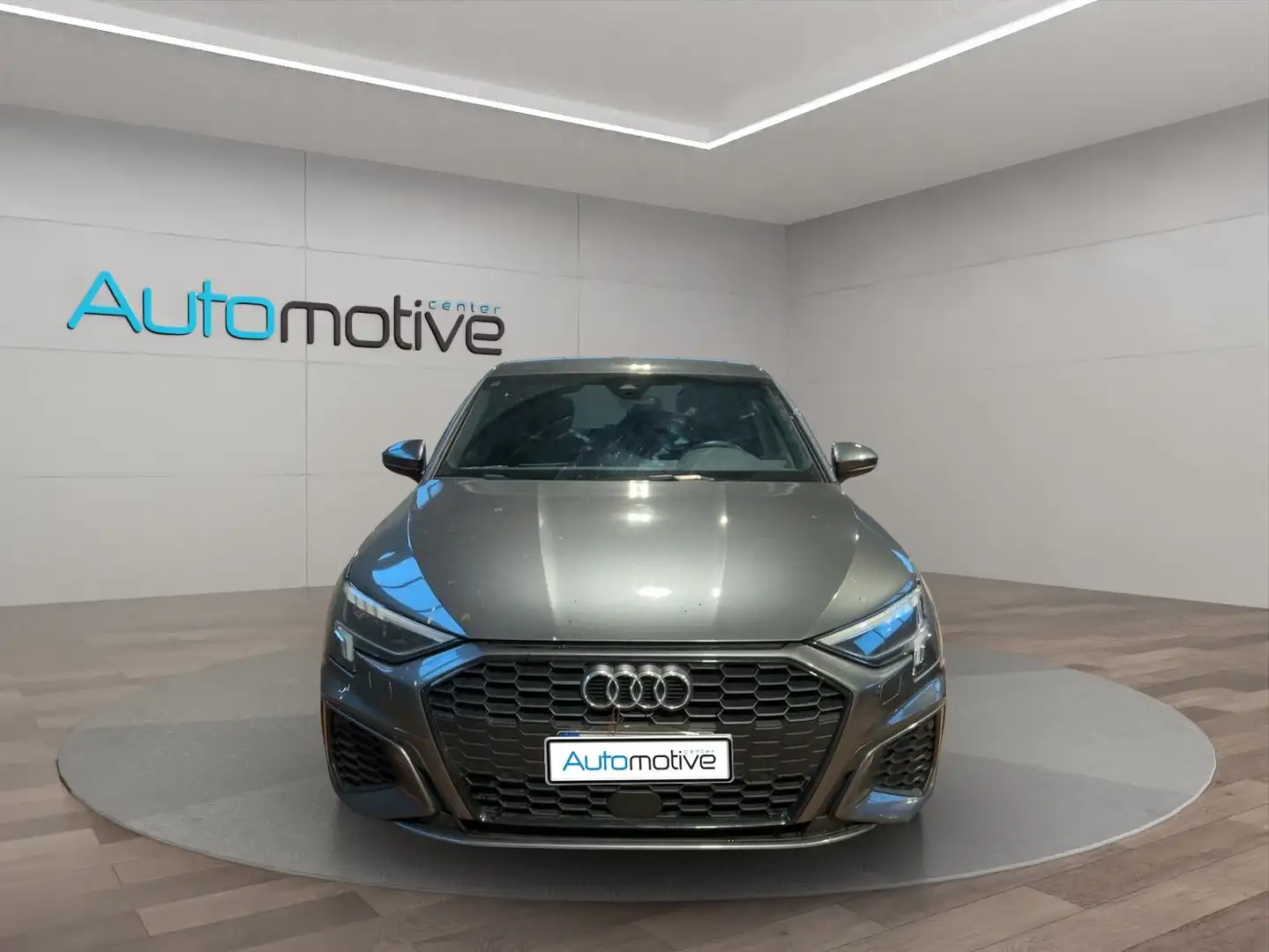 Audi A3 Sportback 30 2.0 TDI S-Line S-Tronic Grau - 2