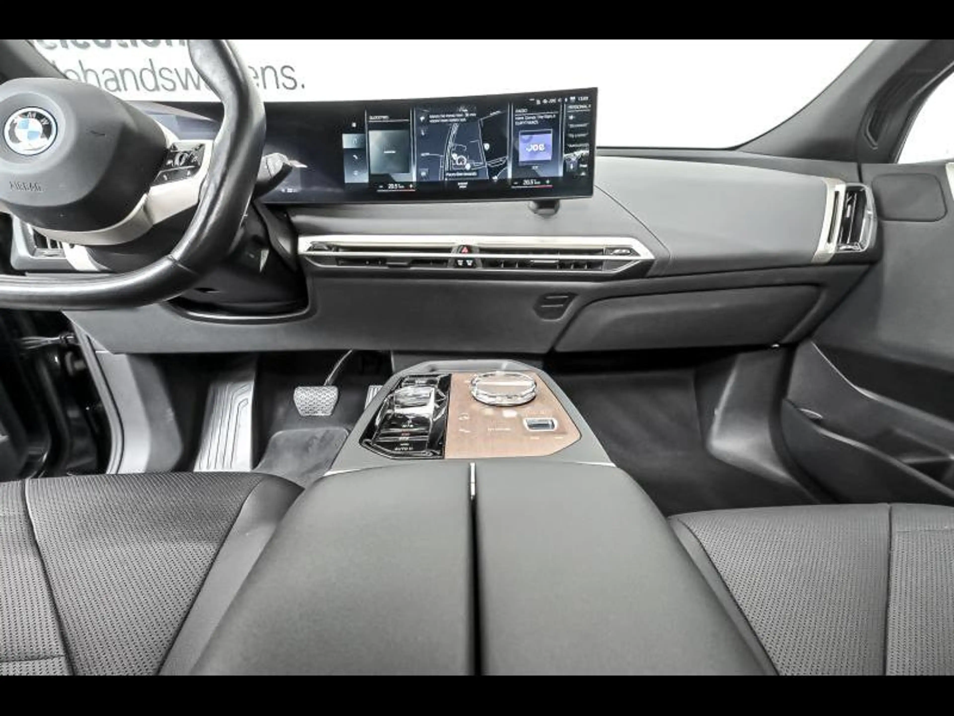 BMW iX xDrive40 - Sport — photo 7
