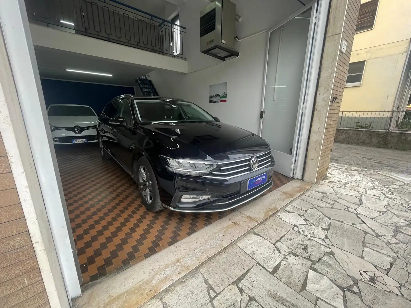 Volkswagen Passat Passat Variant 2.0 TDI SCR 190 CV DSG Executive BM Nero - 1