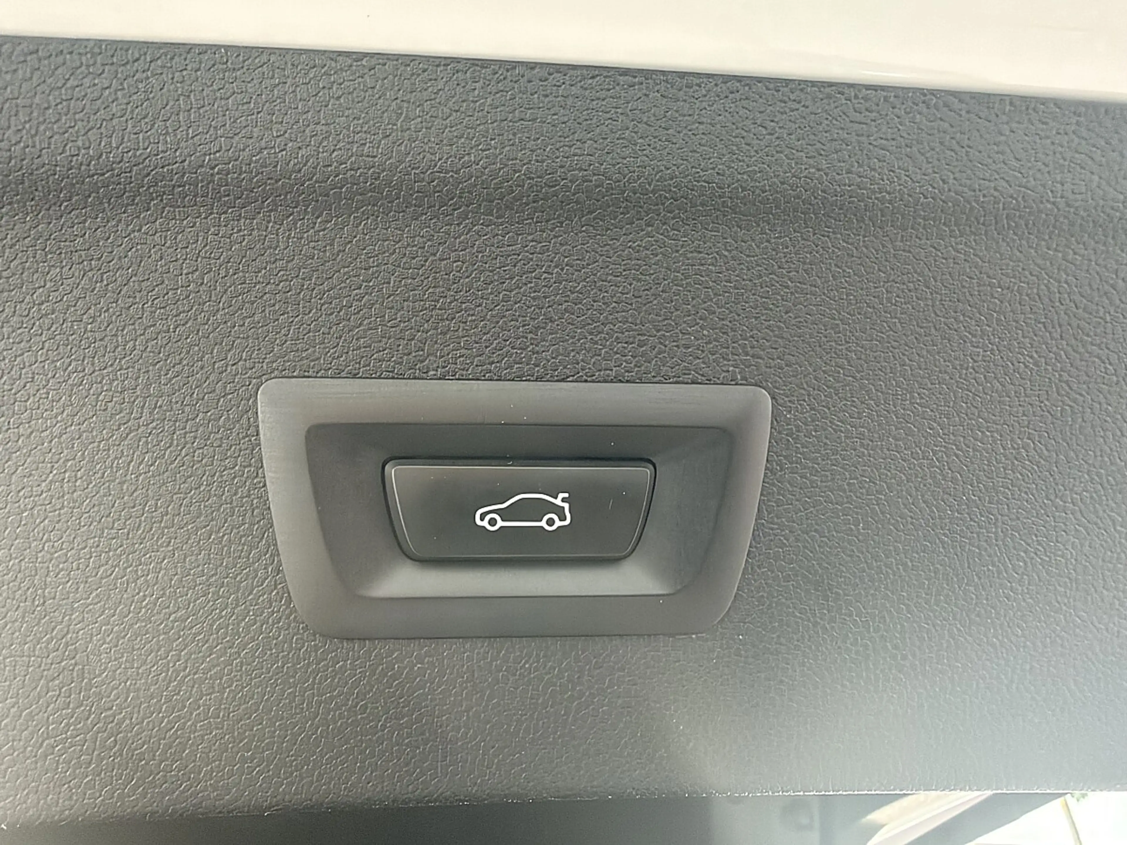 BMW iX xDrive40 — photo 12
