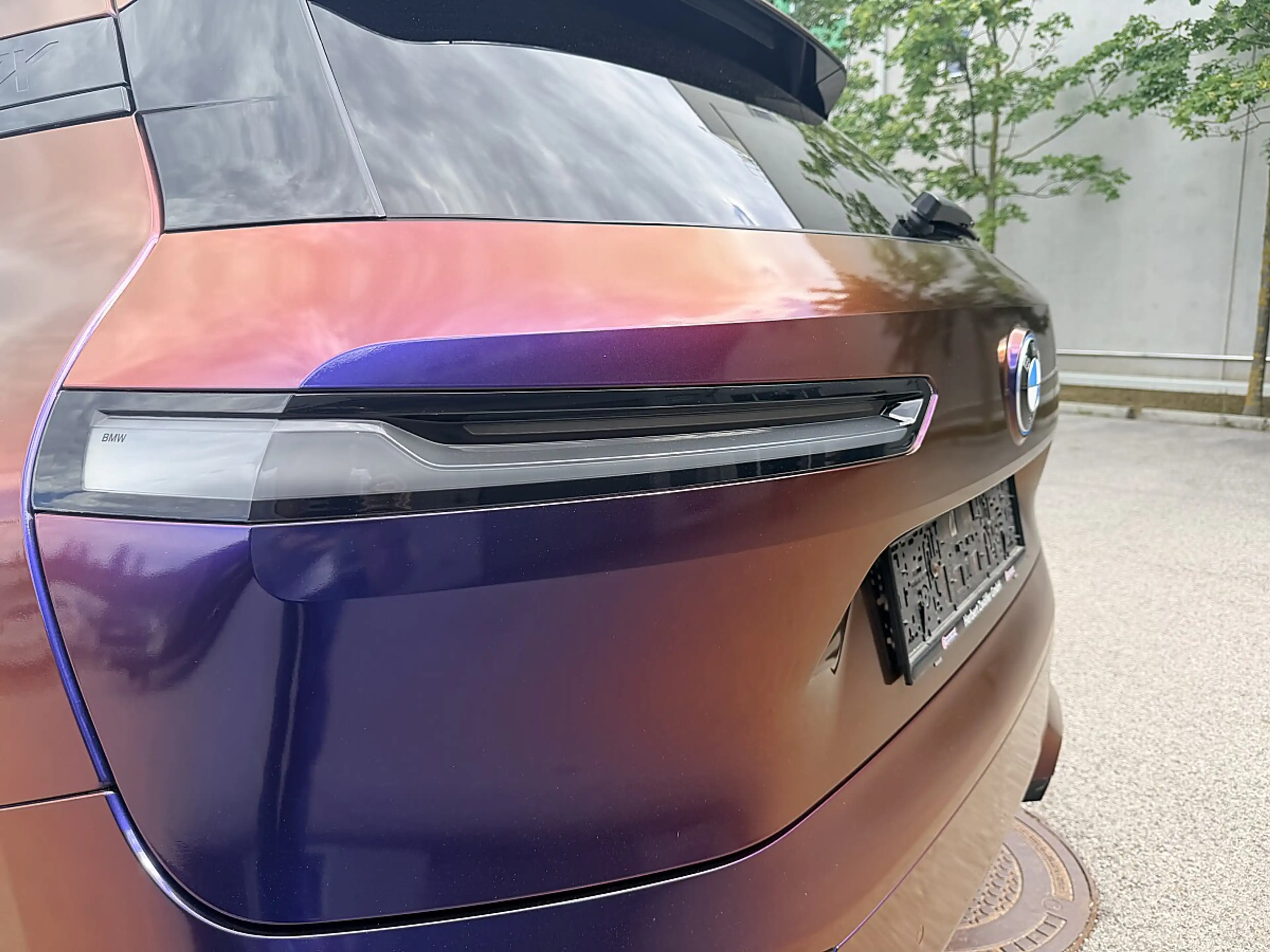 BMW iX xDrive40 — photo 4
