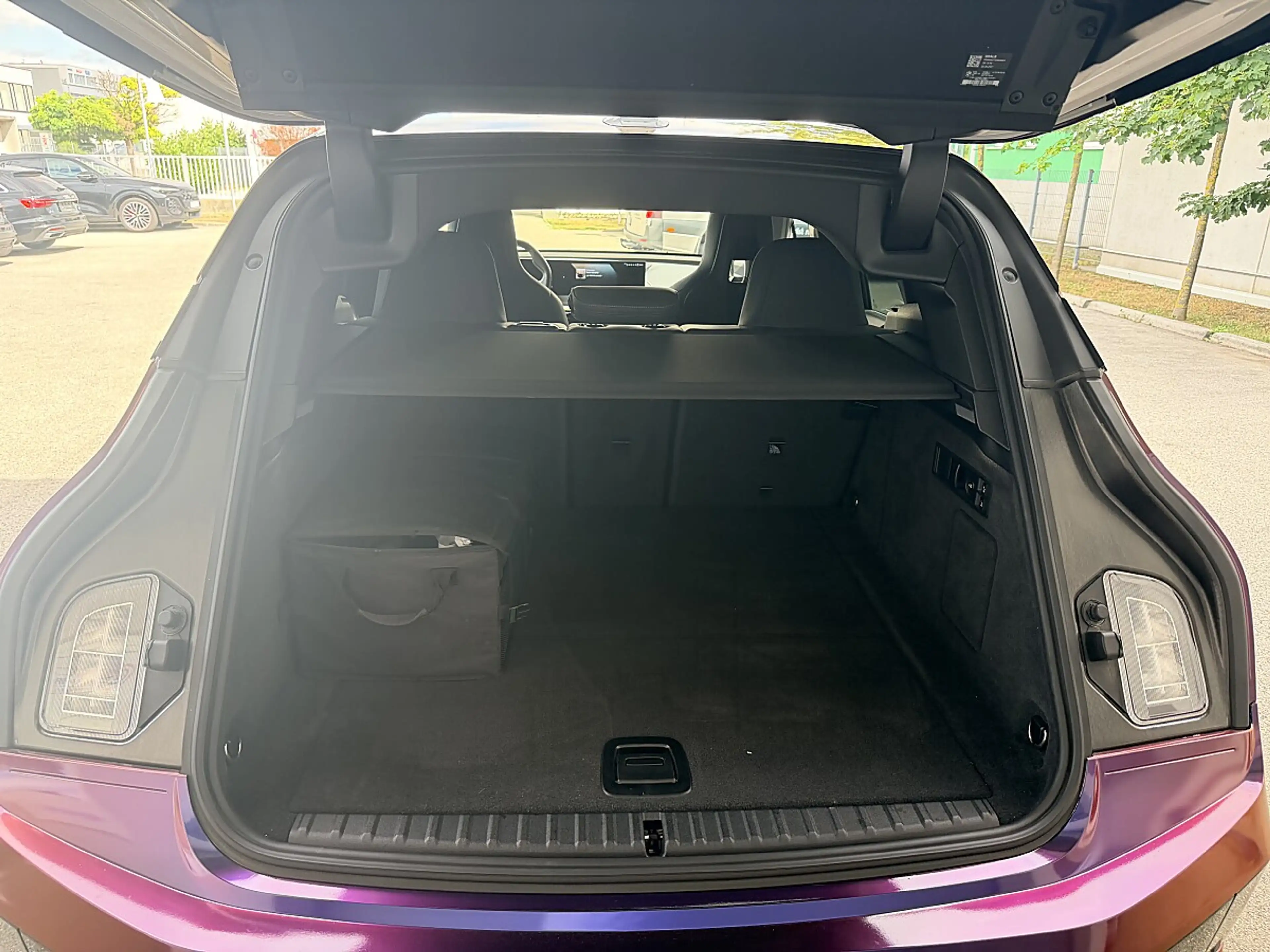 BMW iX xDrive40 — photo 15