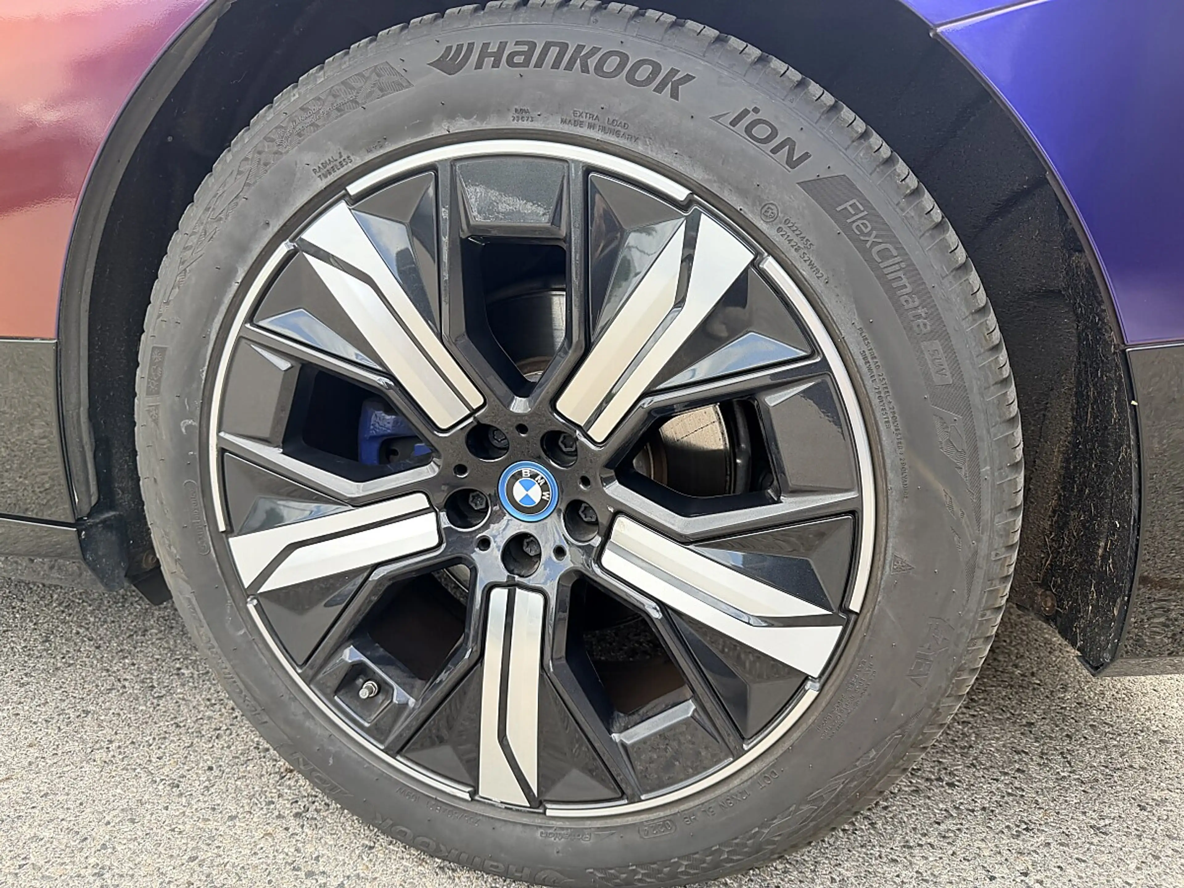 BMW iX xDrive40 — photo 6