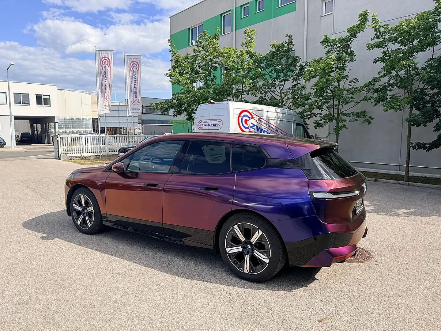 BMW iX xDrive40 *Bowers&Wilkins 4D Diamond Soundanlage* Weiß - 2