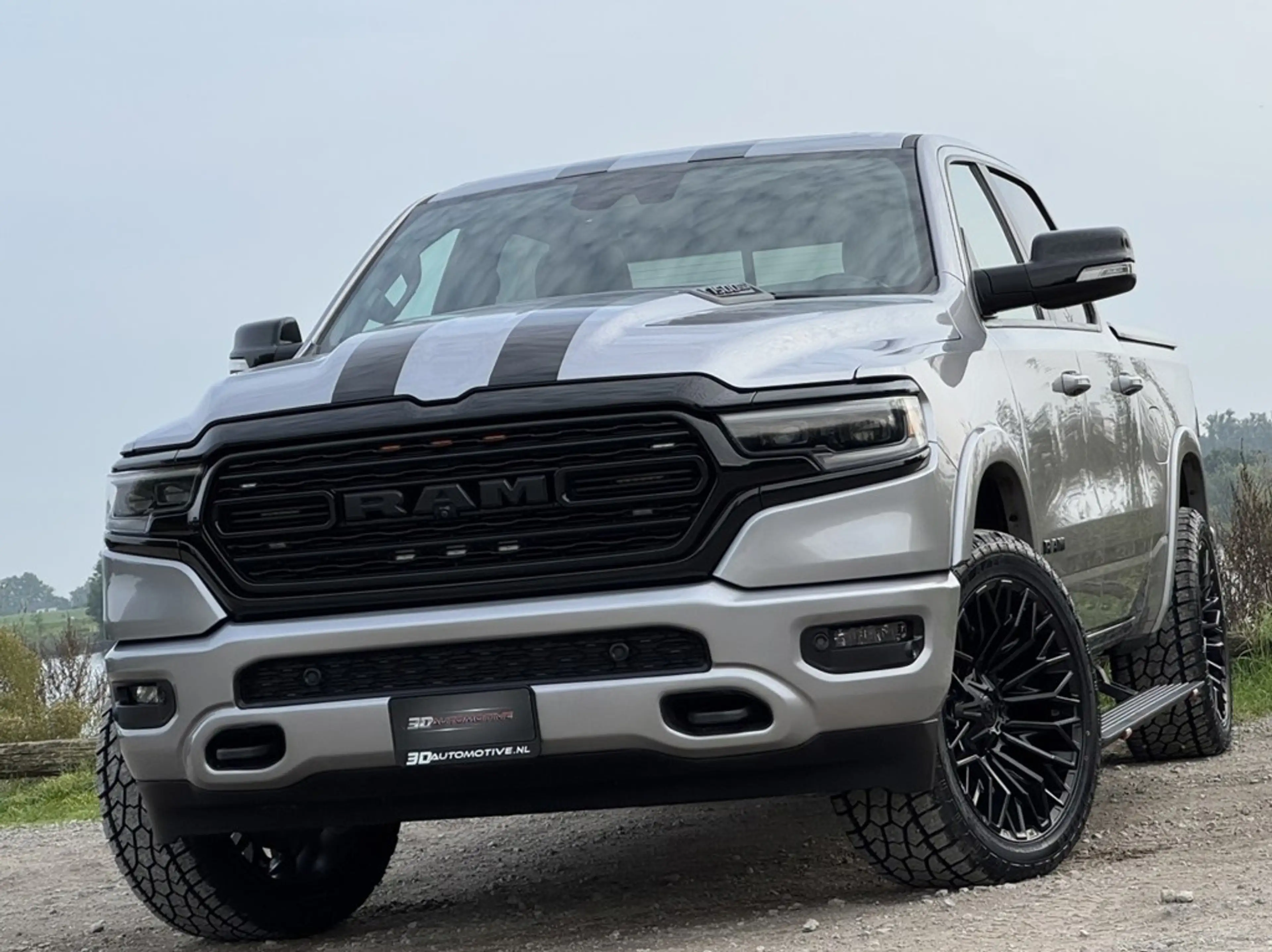 Dodge RAM 1500 LIMITED NIGHT 5.7L V8, DEALER ONDERH, PANO, L