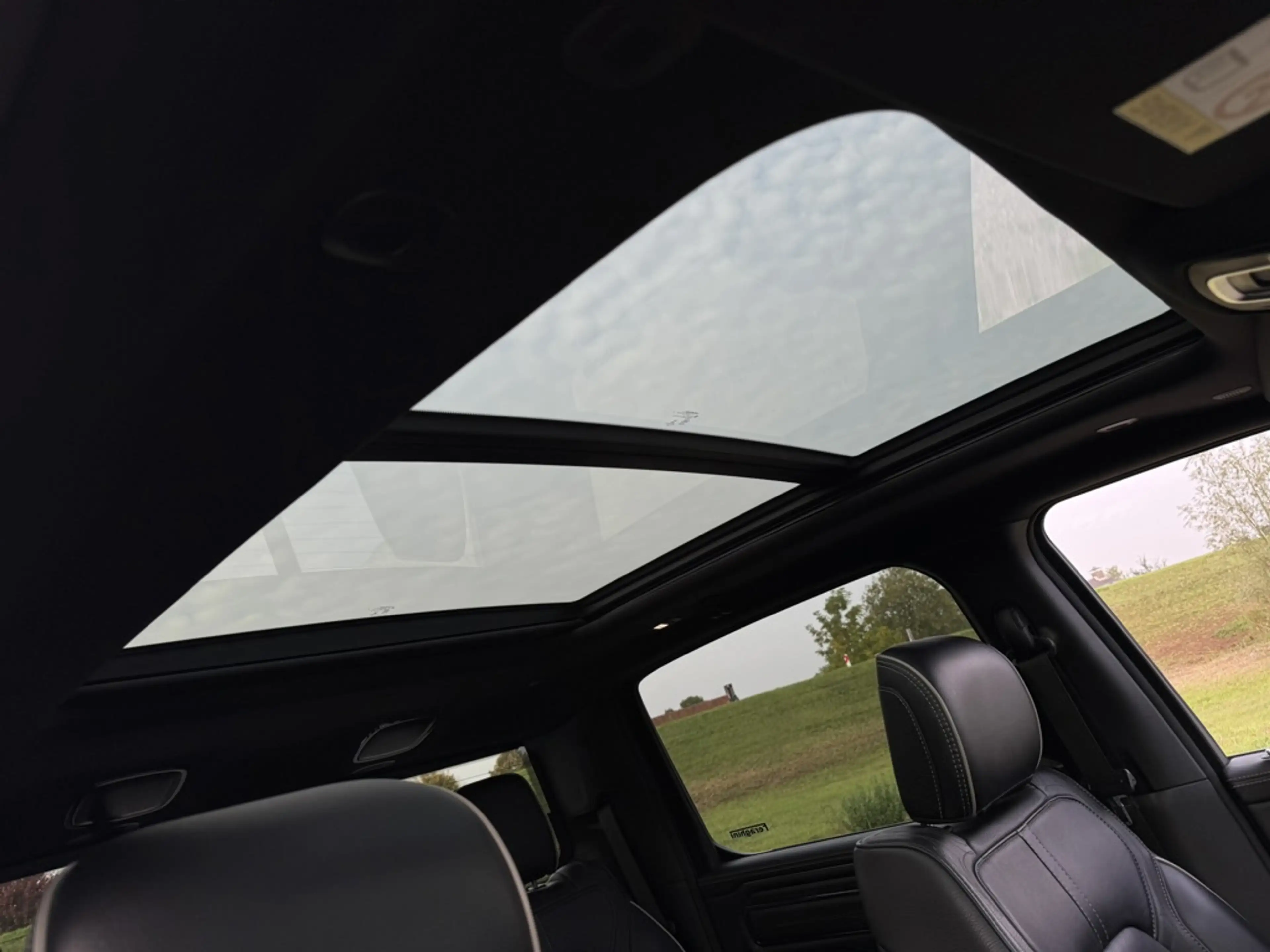 Dodge RAM 1500 LIMITED NIGHT 5.7L V8, DEALER ONDERH, PANO, L — photo 11