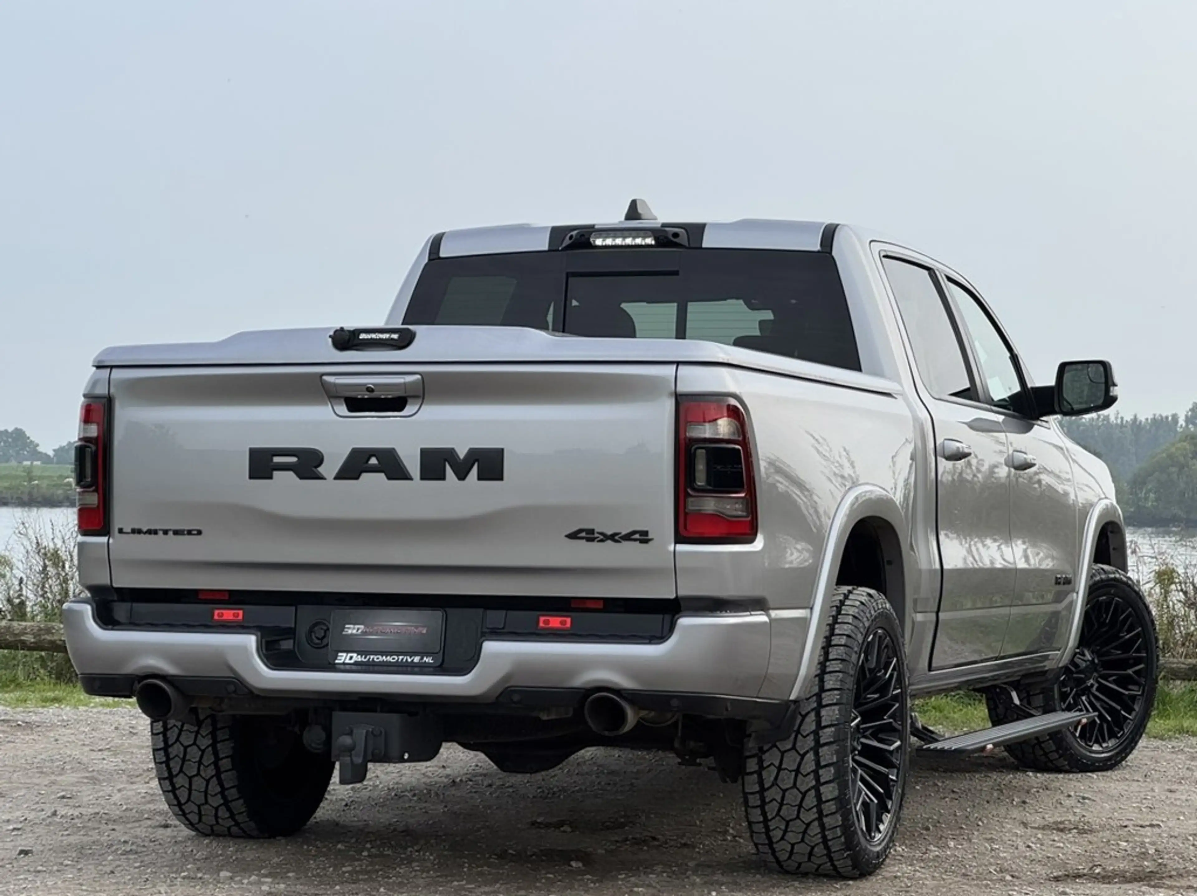 Dodge RAM 1500 LIMITED NIGHT 5.7L V8, DEALER ONDERH, PANO, L — photo 4