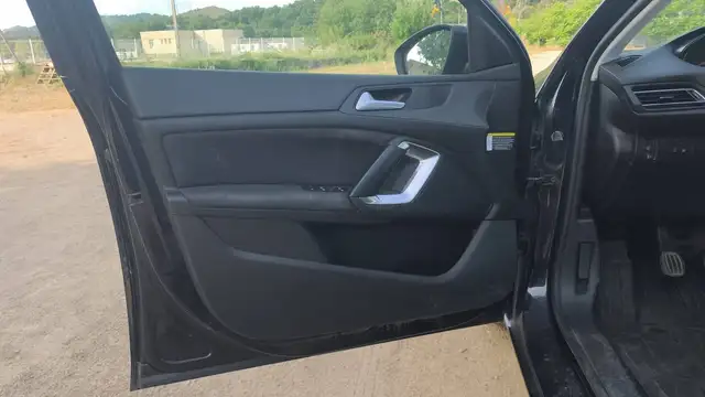 Peugeot 308 view 7