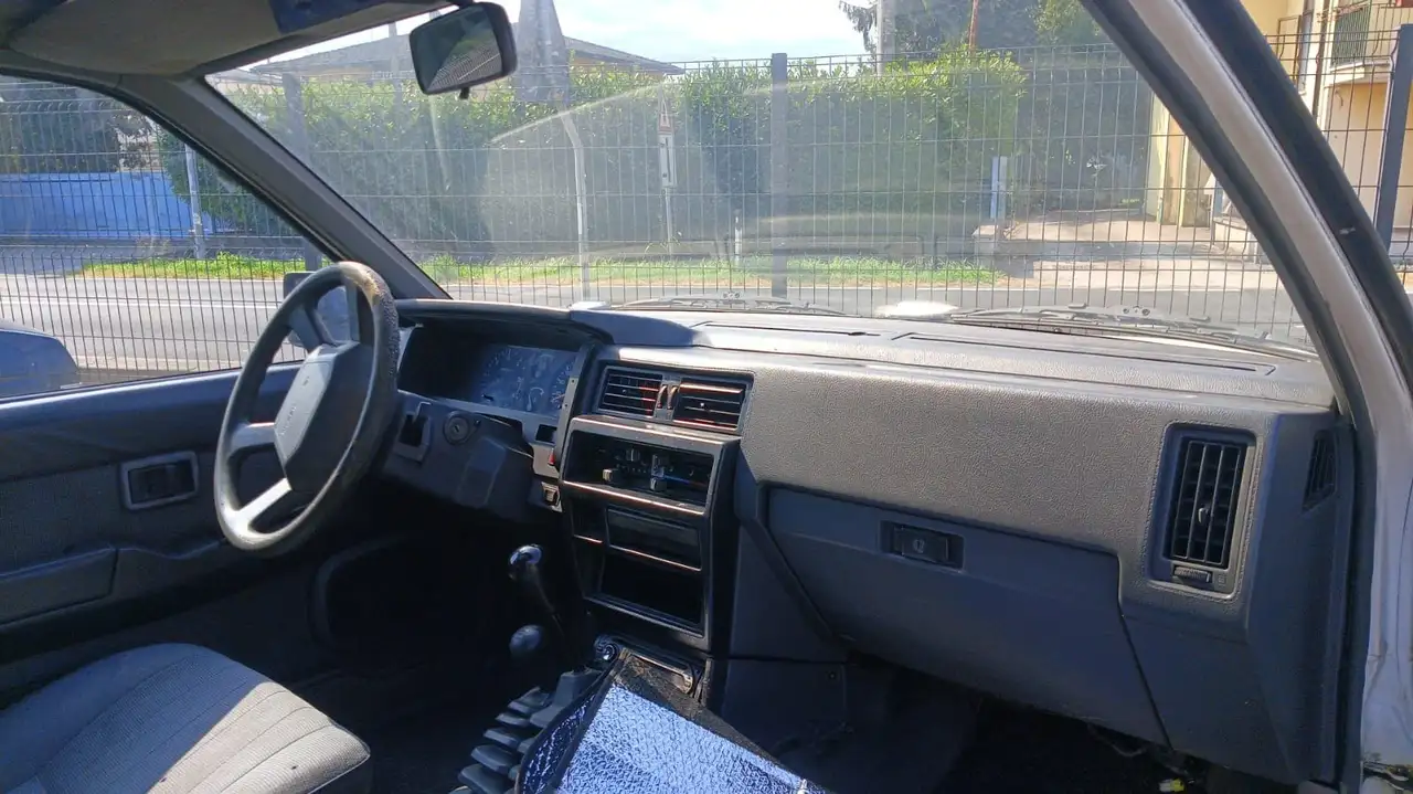 Nissan Terrano 3p 2.7 td SLX, foto 2