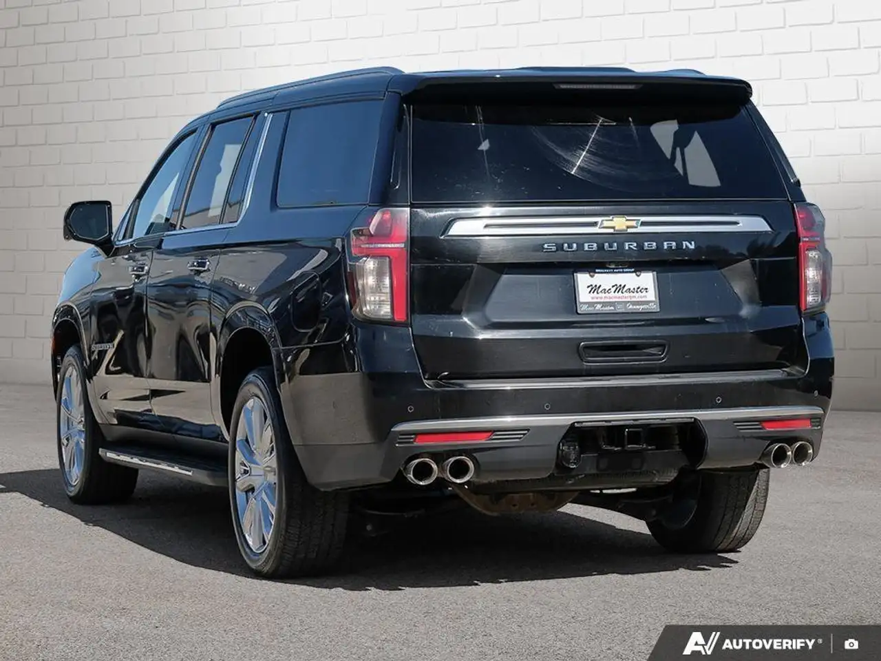 Chevrolet Suburban снимка Chevrolet Suburban