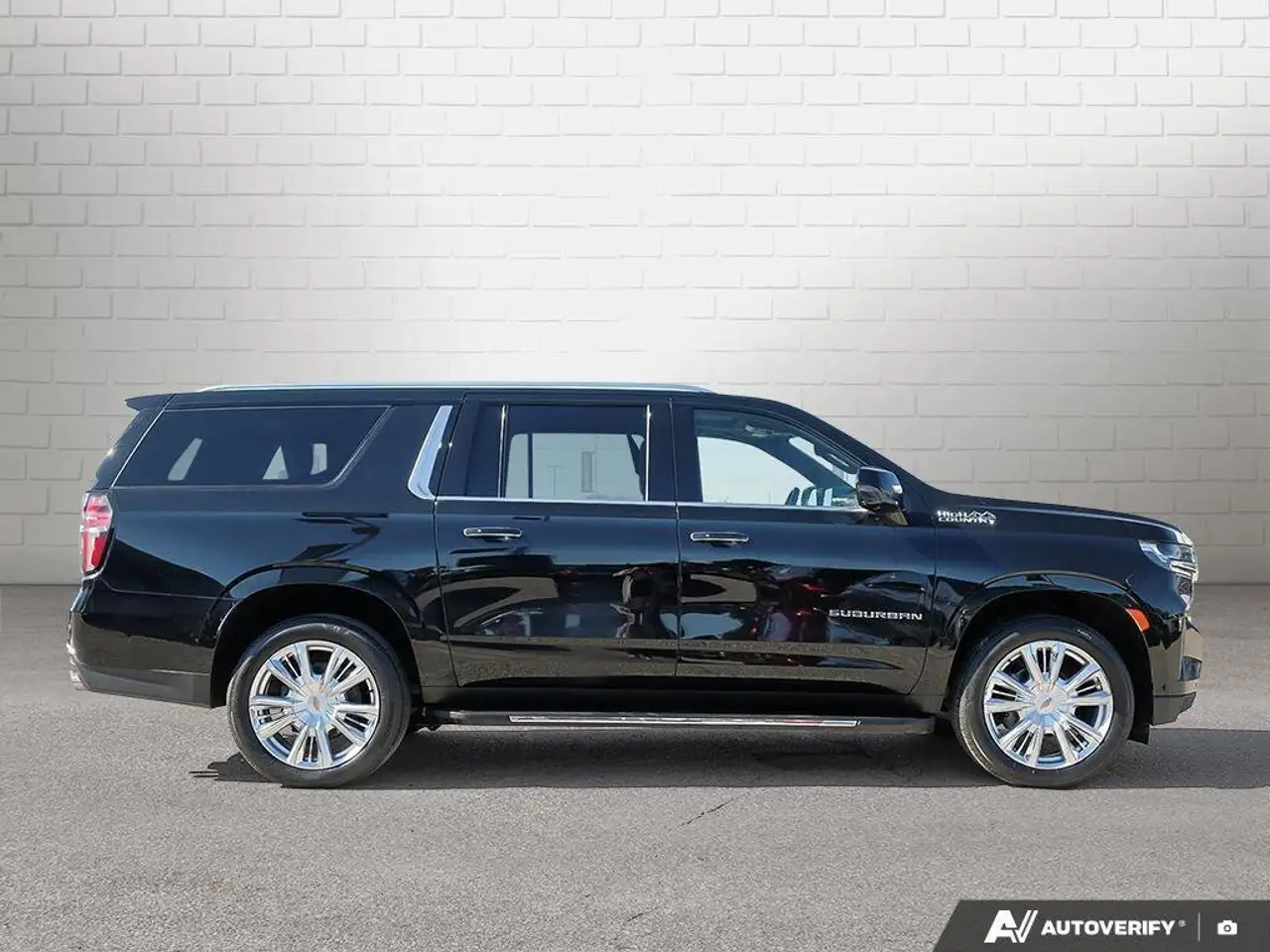 Chevrolet Suburban снимка Chevrolet Suburban