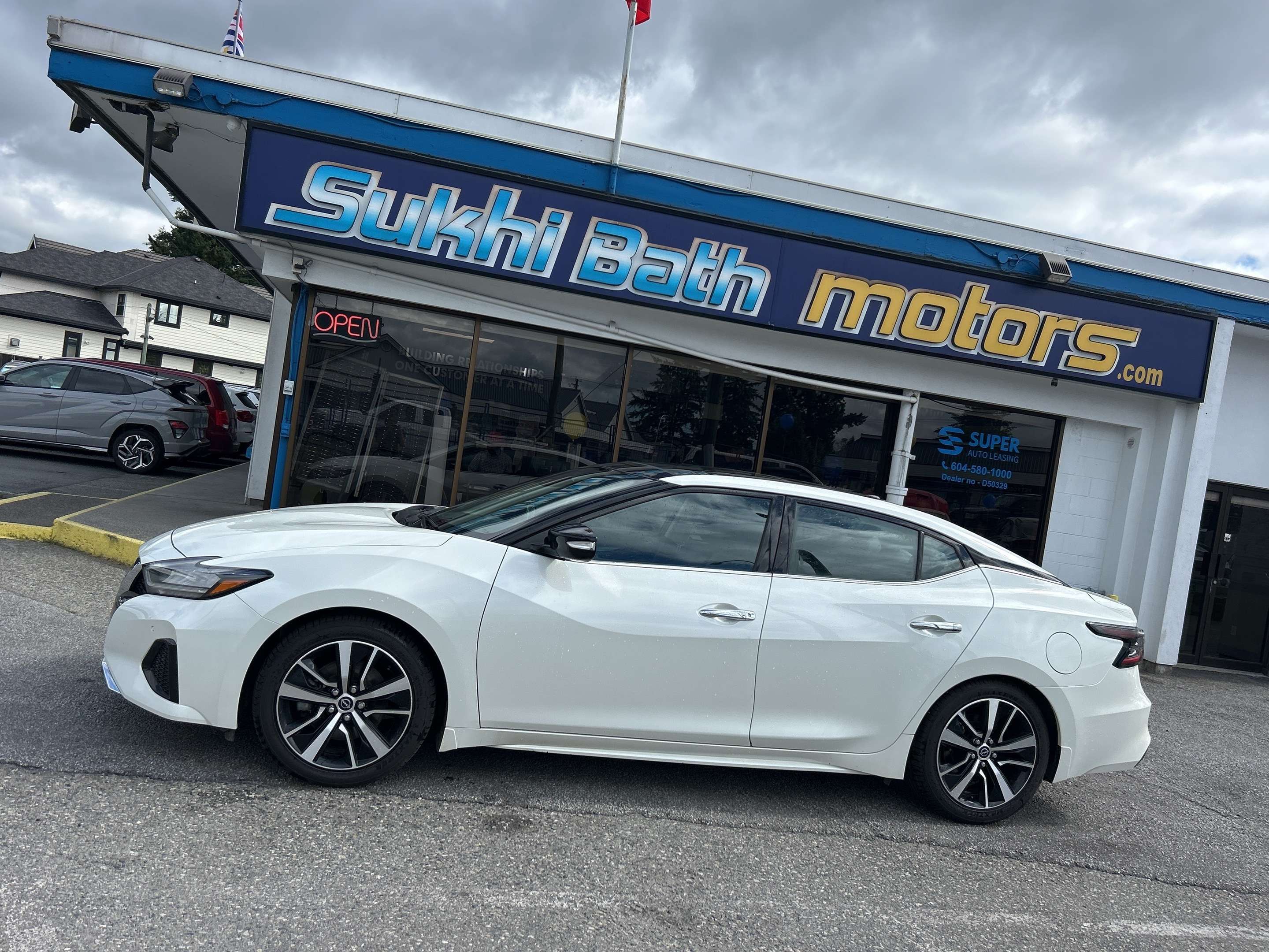 2023 Nissan Maxima SL + SATELLITE RADIO + 8-SPEAKERS + Wi-Fi HOTSPOT