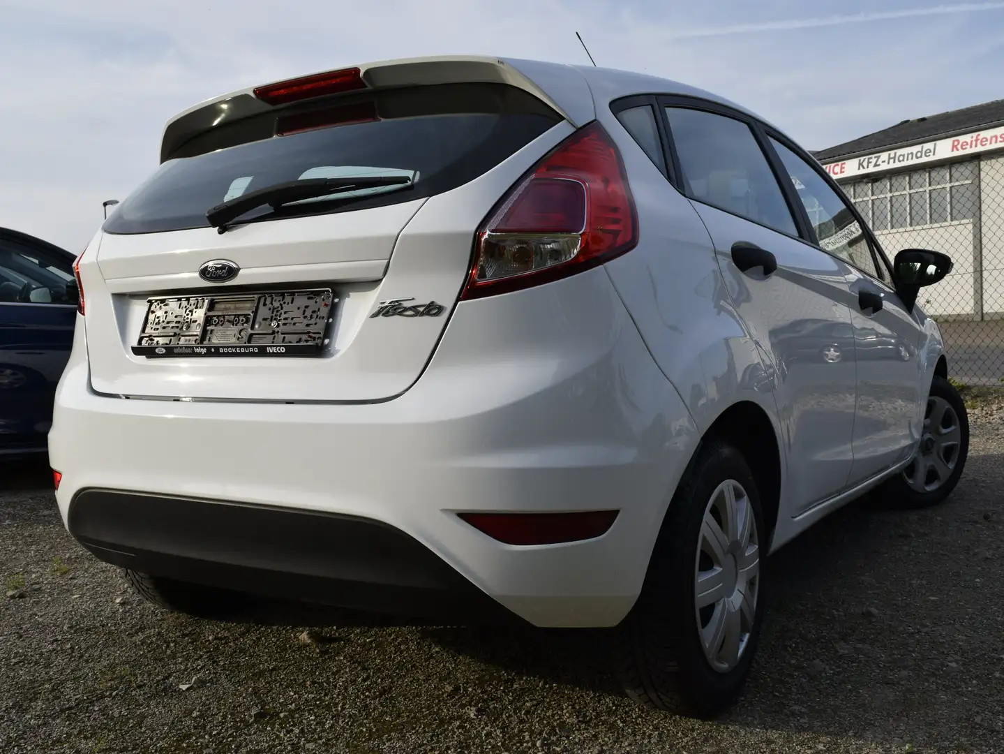 Ford Fiesta NUR 68TKM/1HAND/SCHECKHEFT/ZAHNRIEMEN NEU Weiß - 1