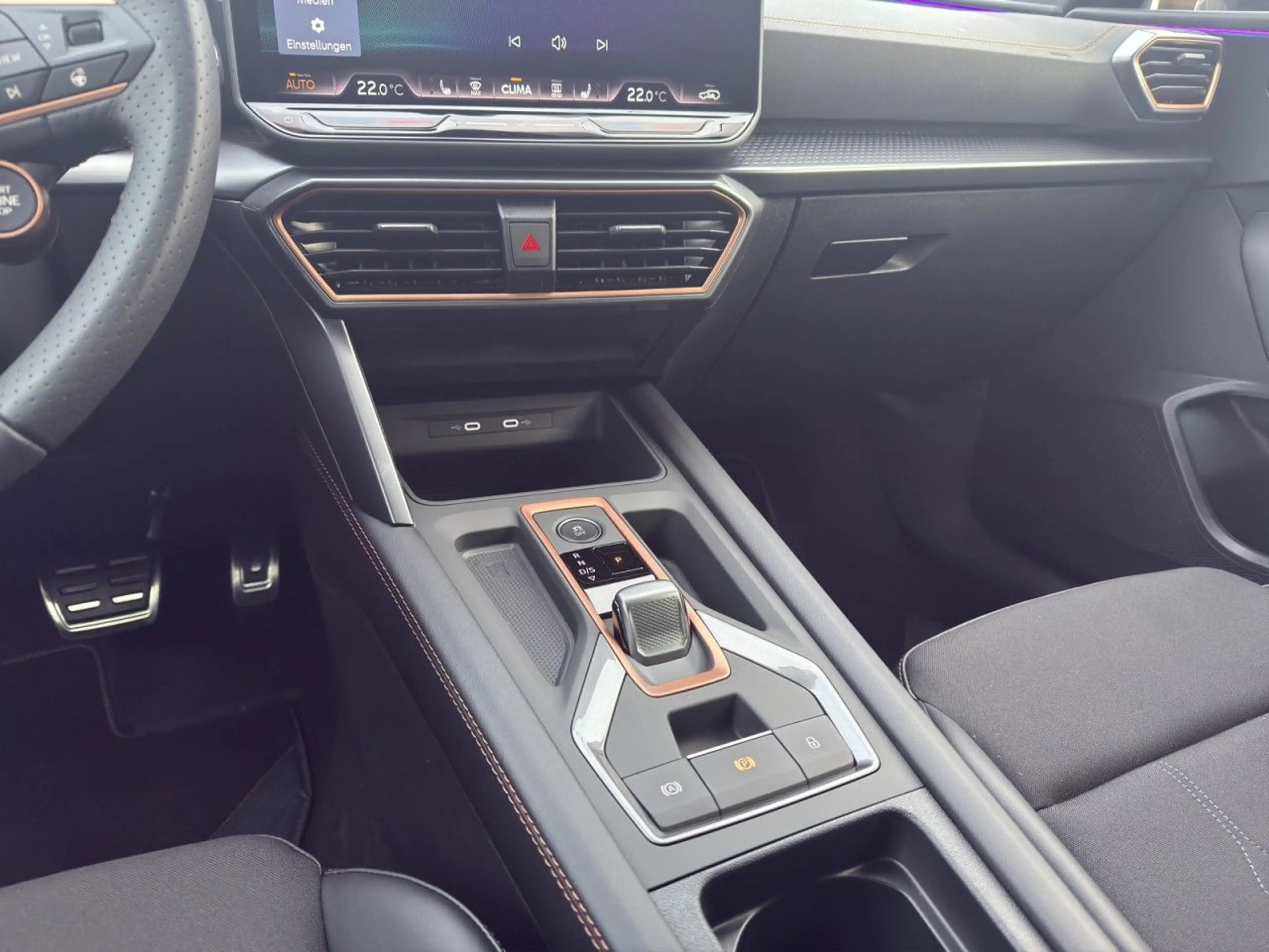 CUPRA Leon Sportstourer 1.5 TSI OPF Edge DSG EPH FLA LED — photo 11