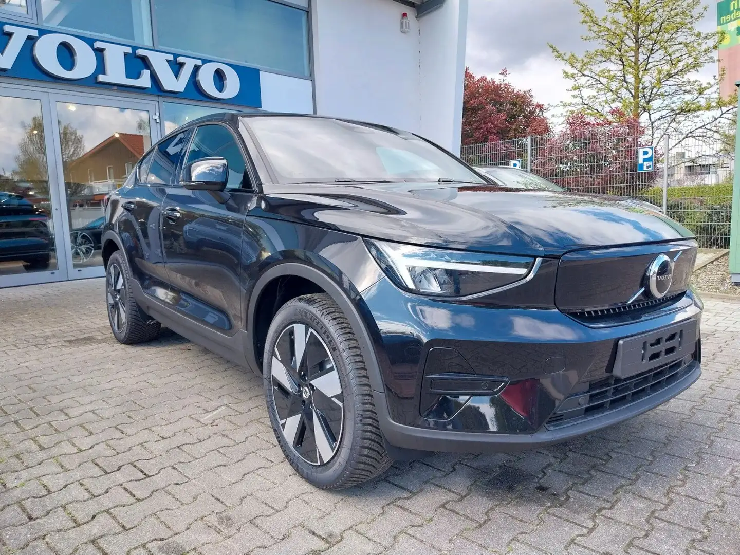 Volvo C40 Plus Recharge Pure Electric 2WD Siyah - 1