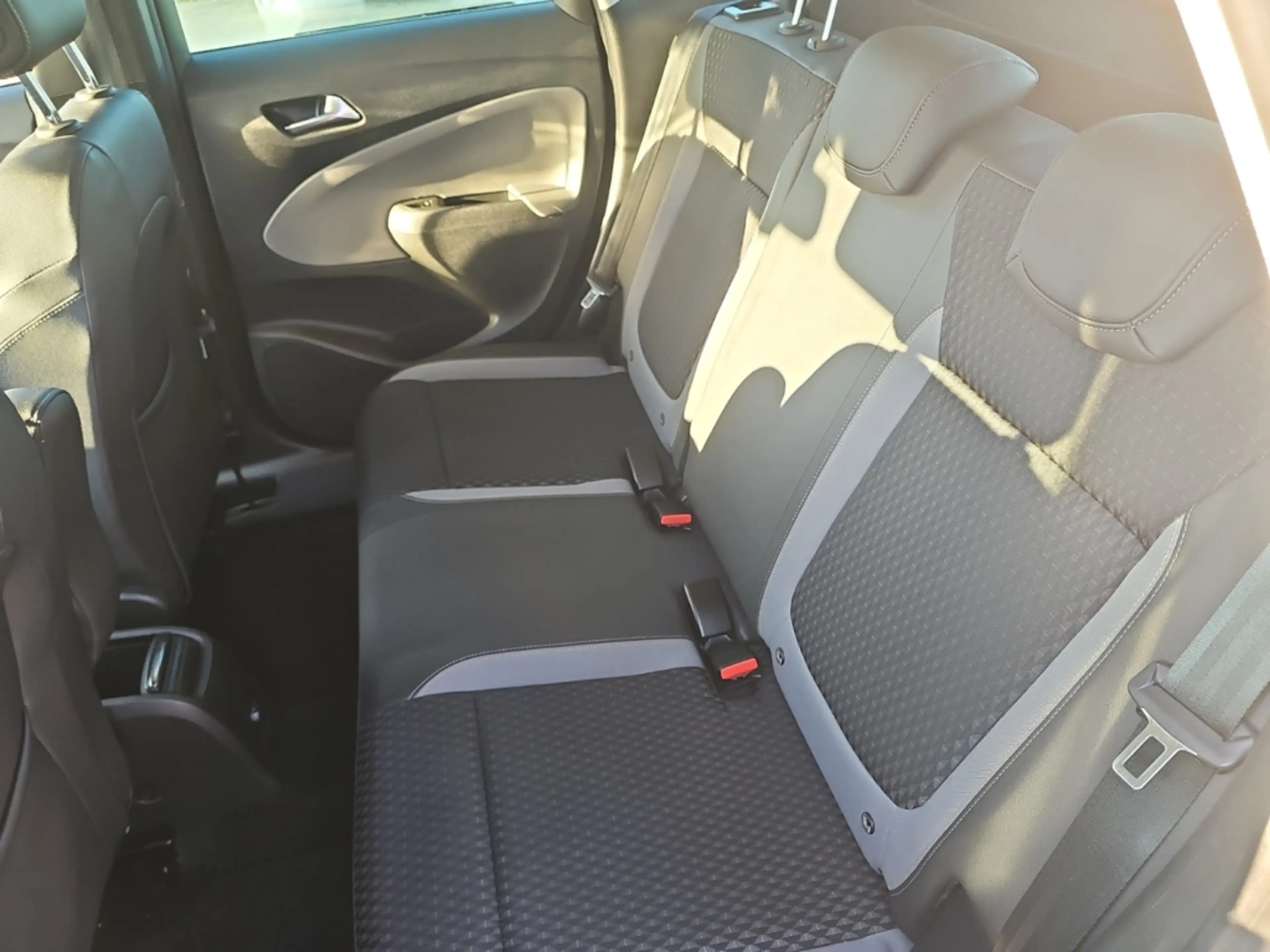 Opel Crossland X Ultimate Autom NAVI Klimaaut HUD RFK AHK SHZ LRH F — photo 12
