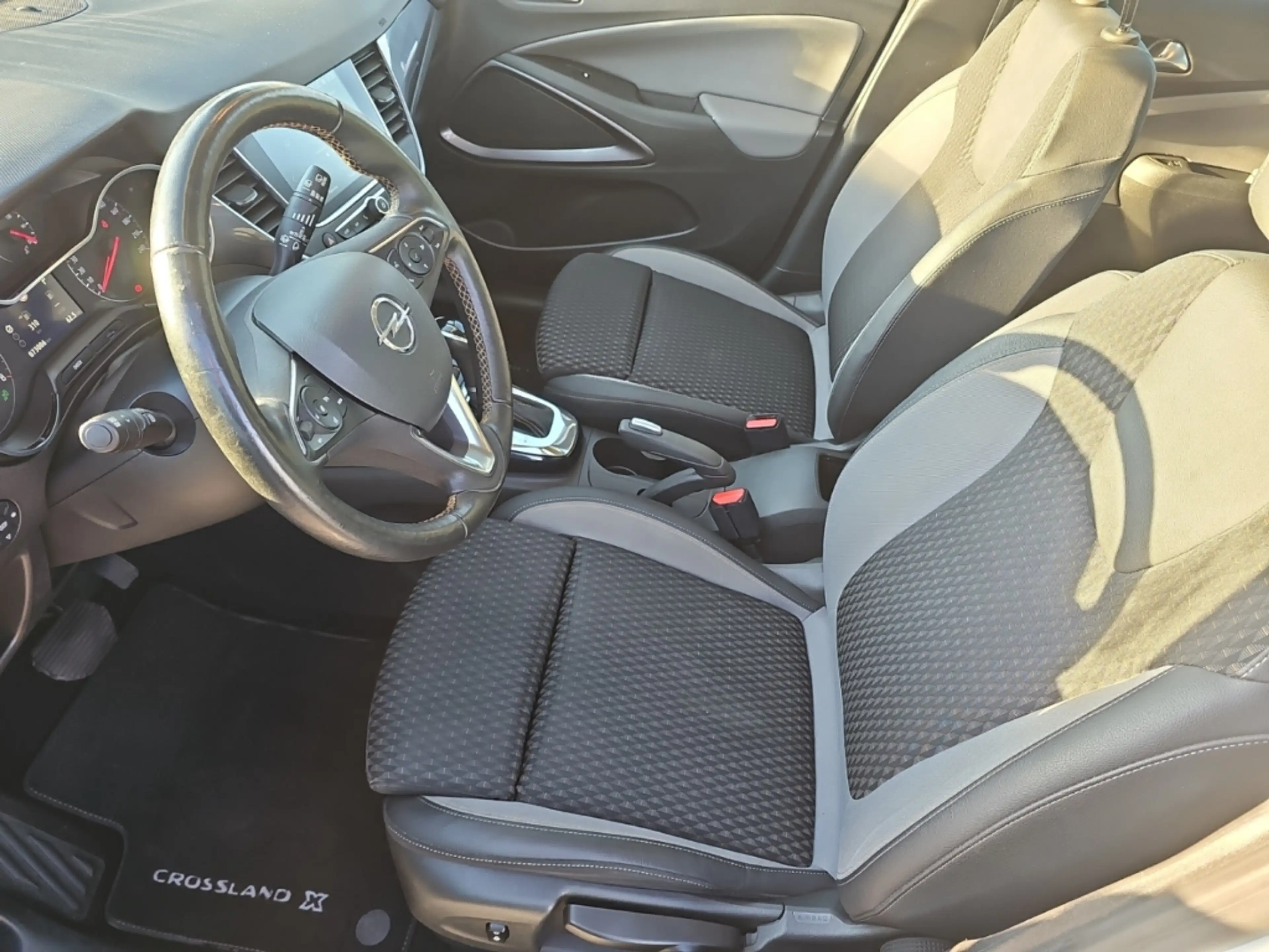 Opel Crossland X Ultimate Autom NAVI Klimaaut HUD RFK AHK SHZ LRH F — photo 8