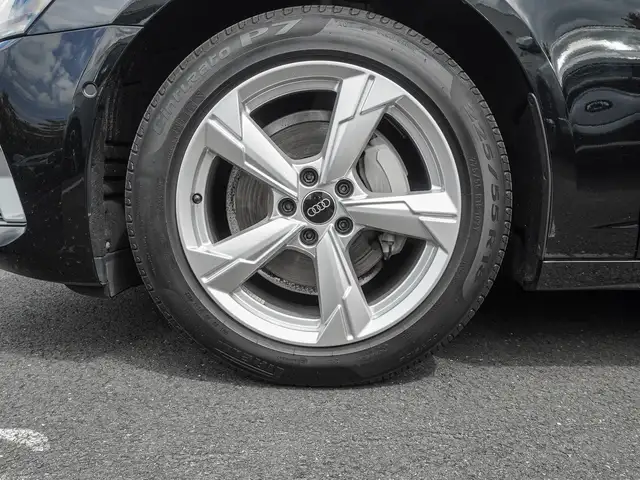 Audi A6 view 6