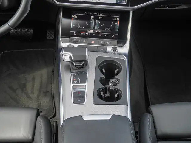 Audi A6 view 13