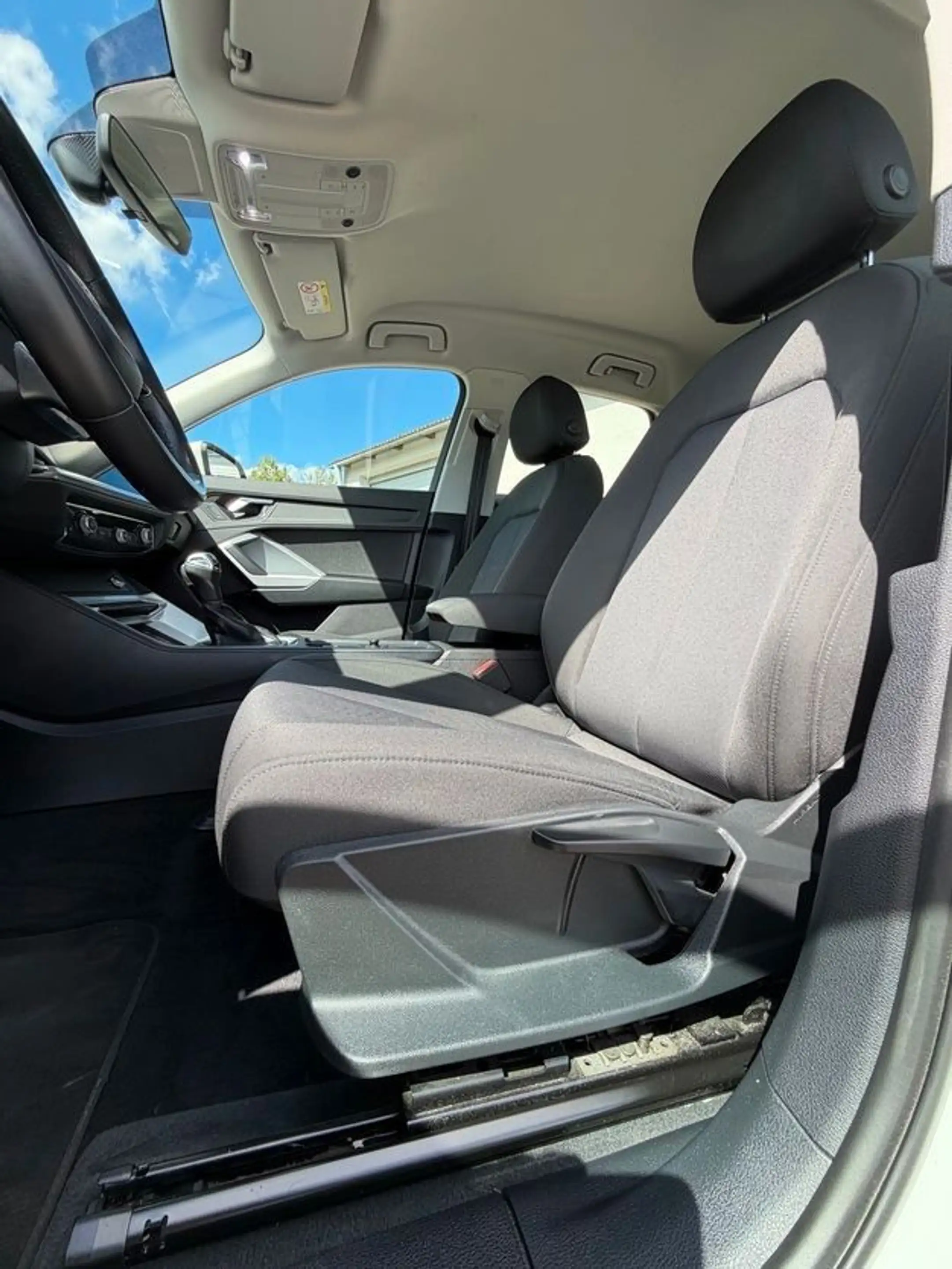 Audi Q3 45 TFSI e Hybrid  Basis-Modell Navi — photo 12