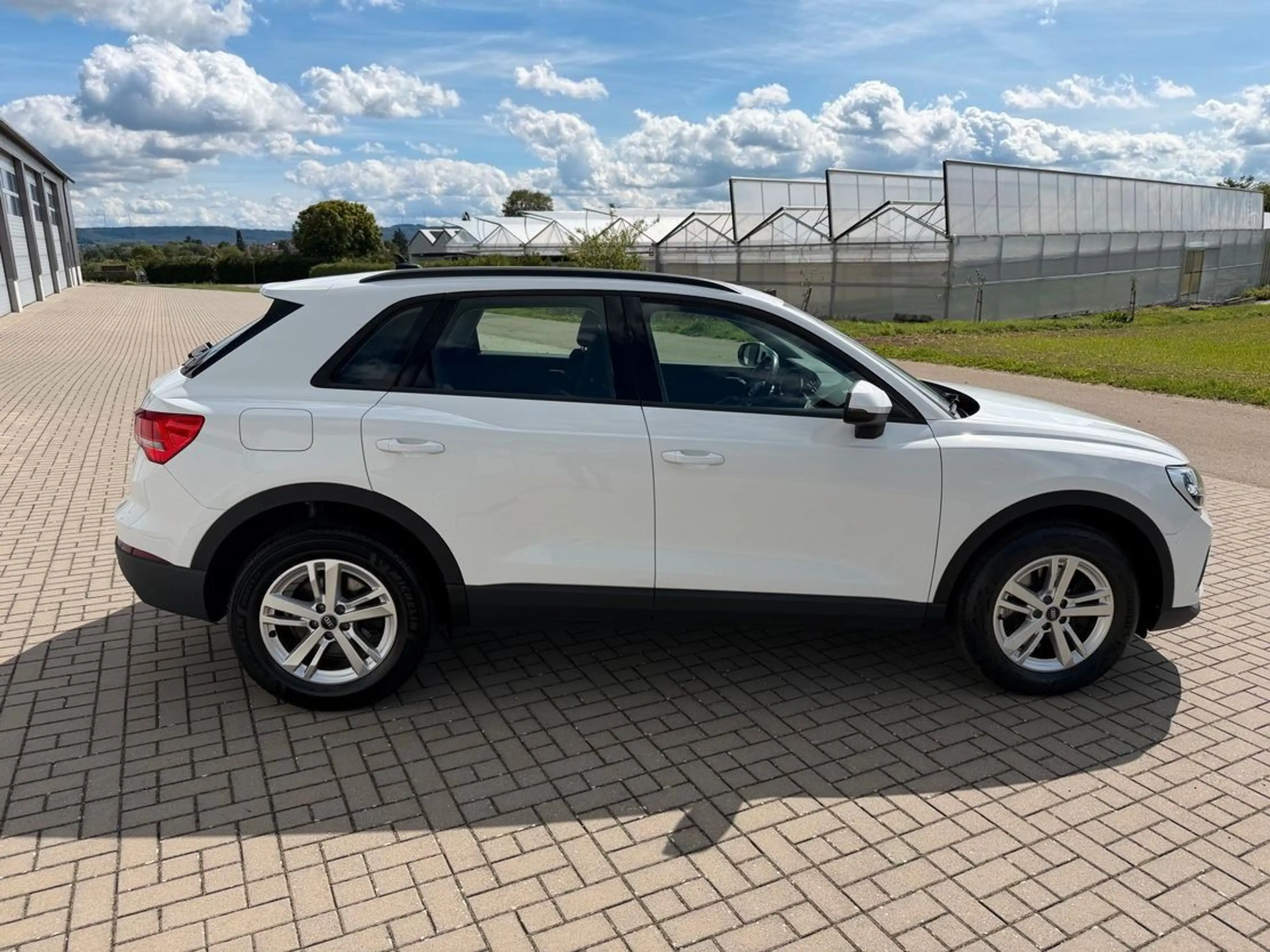 Audi Q3 45 TFSI e Hybrid  Basis-Modell Navi — photo 8