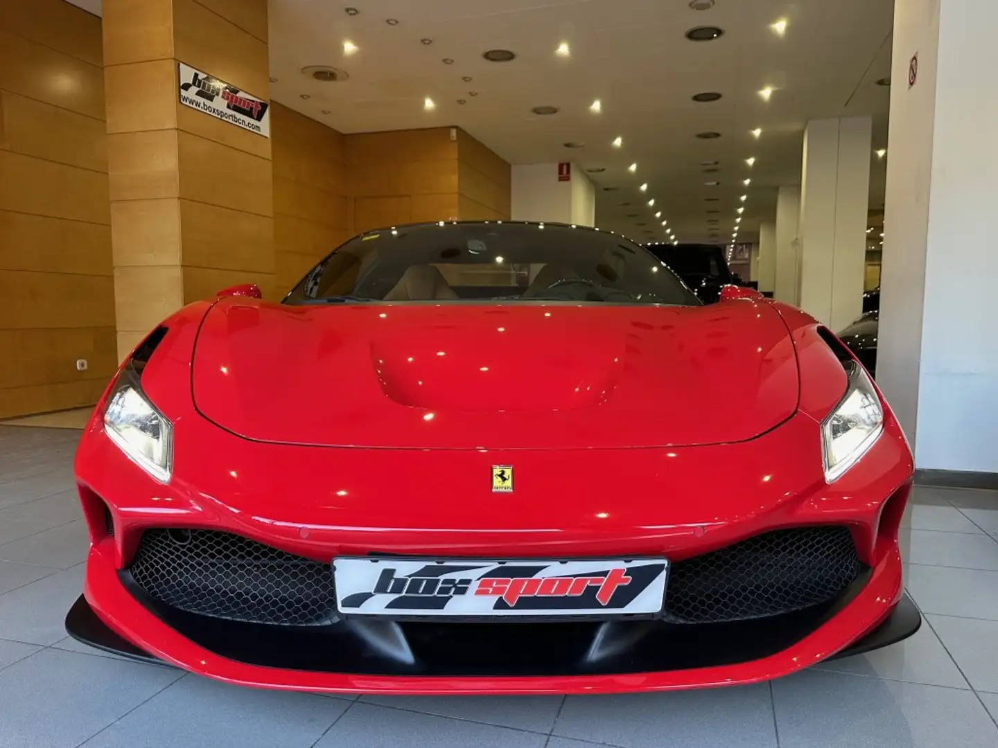 Ferrari F8 Tributo Rojo - 2